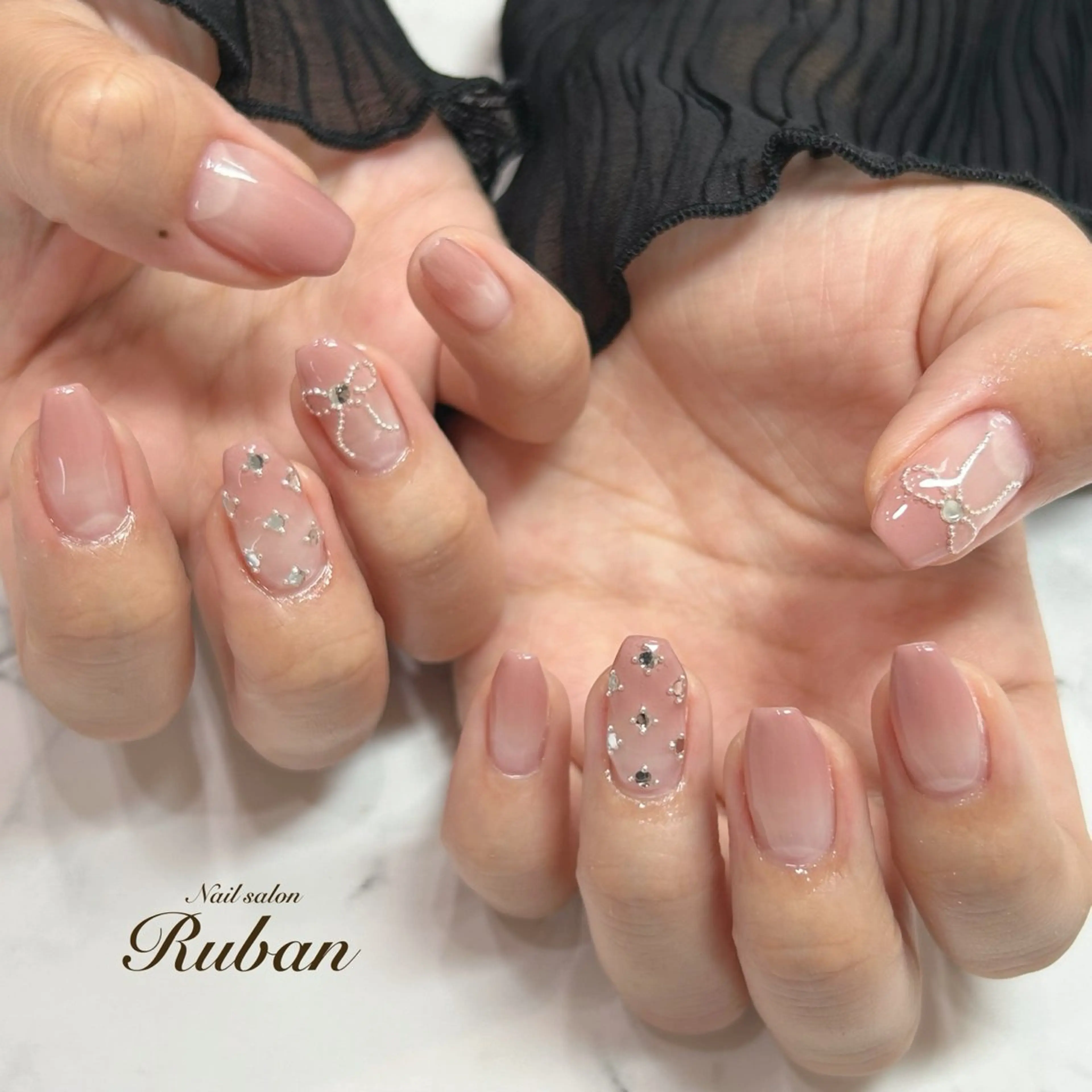 ネイル アートネイル ドット 長さ出し グラデーション 持ち込み Nail salon Rubanのネイルデザイン