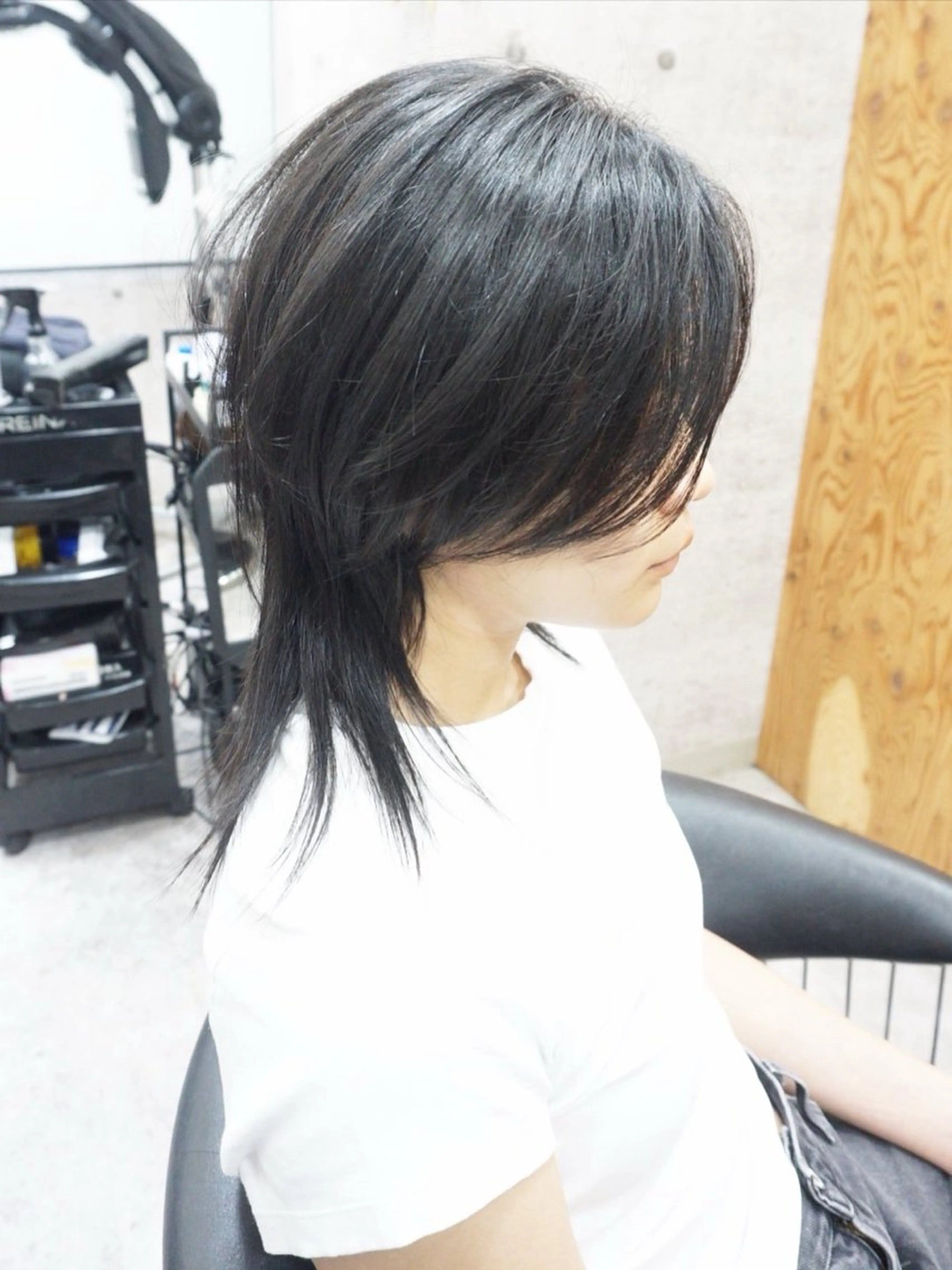 セミロング 顔周りカット 髪質改善 レイヤーカット 縮毛矯正 ウルフカット カット hair teria ryu 大塚のヘアスタイル