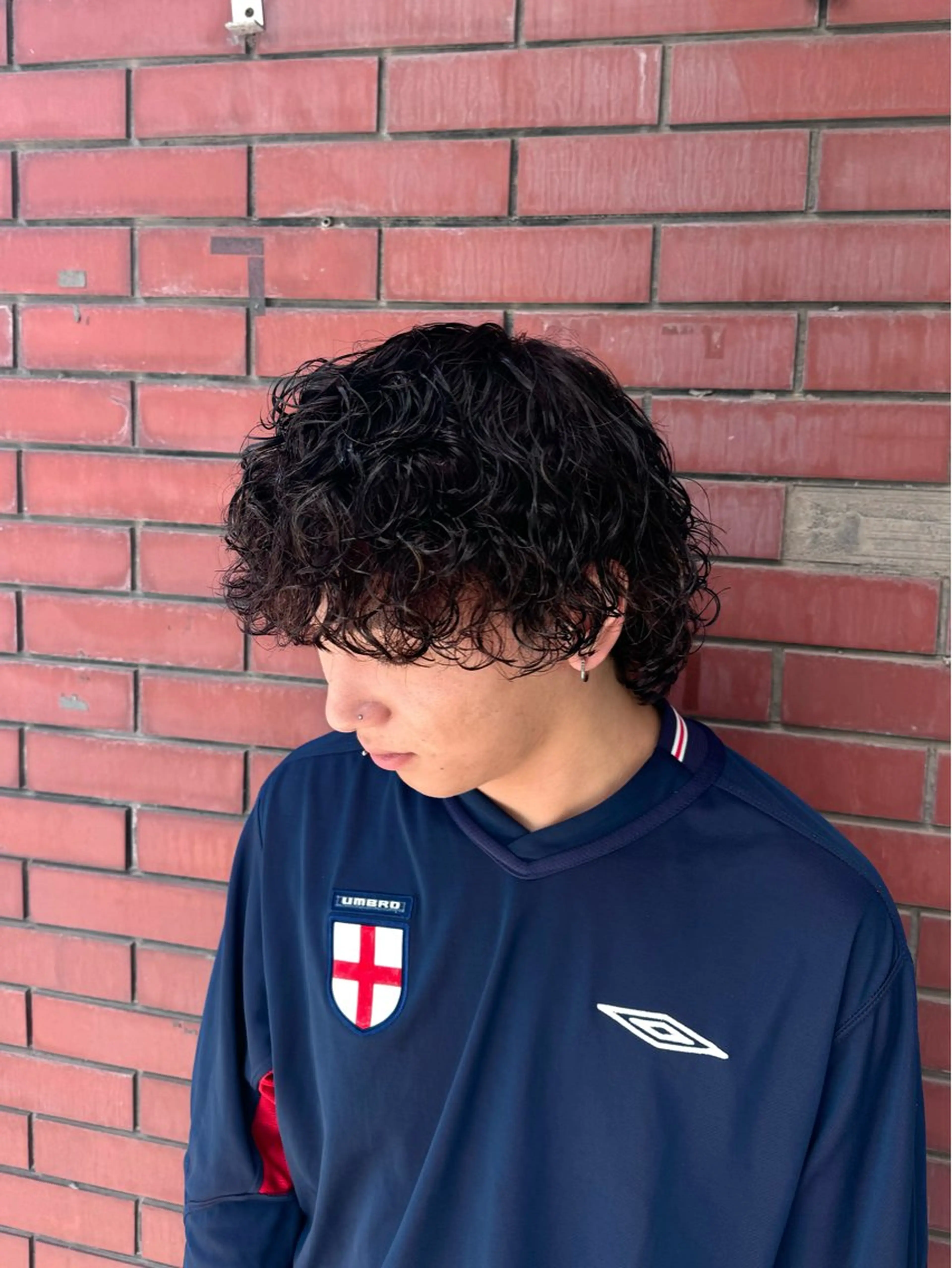 ミディアム パーマ メンズ ミディアムパーマ メンズパーマ ヘアカラー 柏メンズカットパーマ NO.1タイチのヘアスタイル