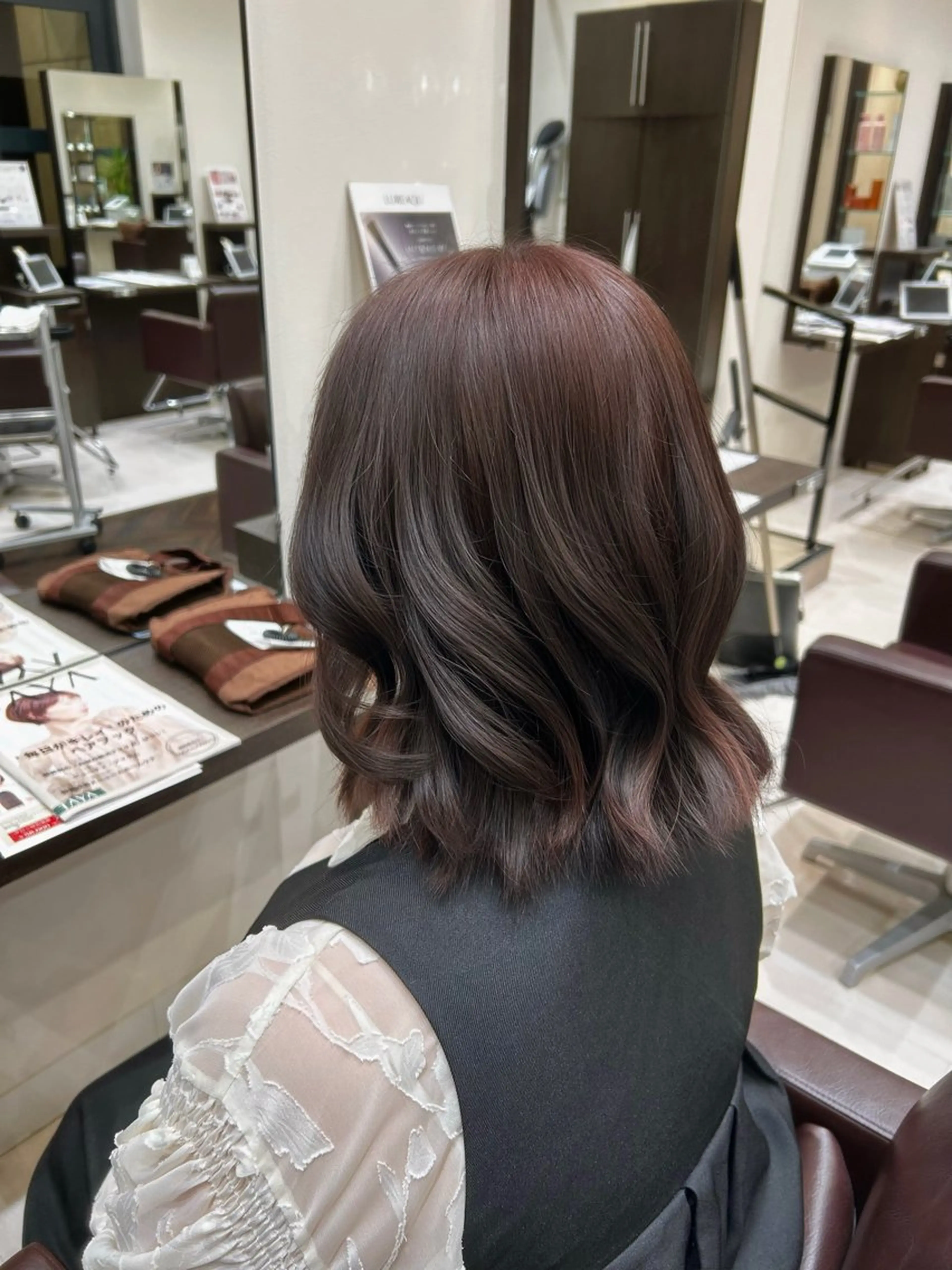 ミディアム tomoe 🫧透明感カラーのヘアスタイル