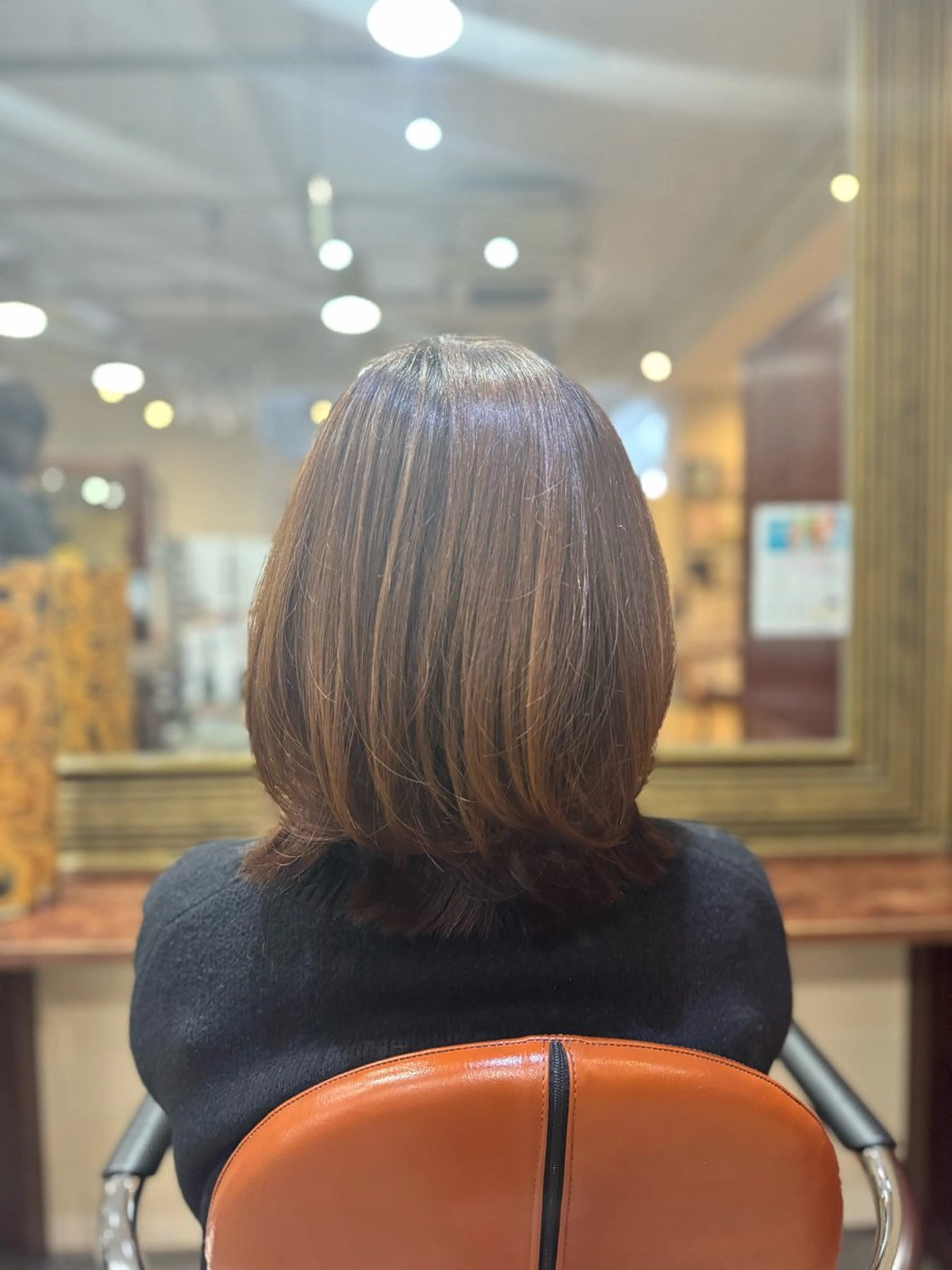 ミディアム レイヤーカット くすみ あやなのヘアスタイル