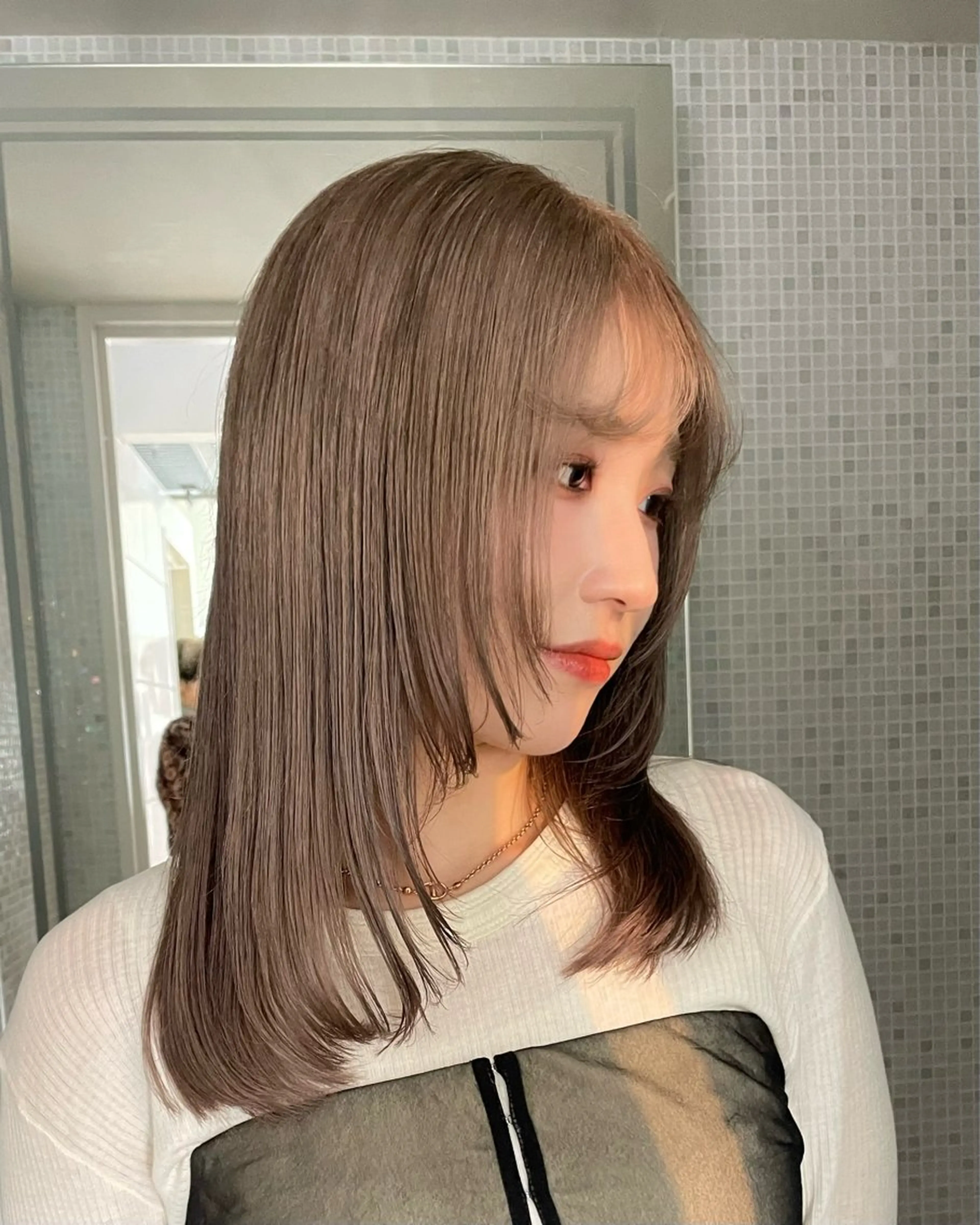 セミロング カラー こだわりハイトーン/ ケアブリーチ/岸のヘアスタイル