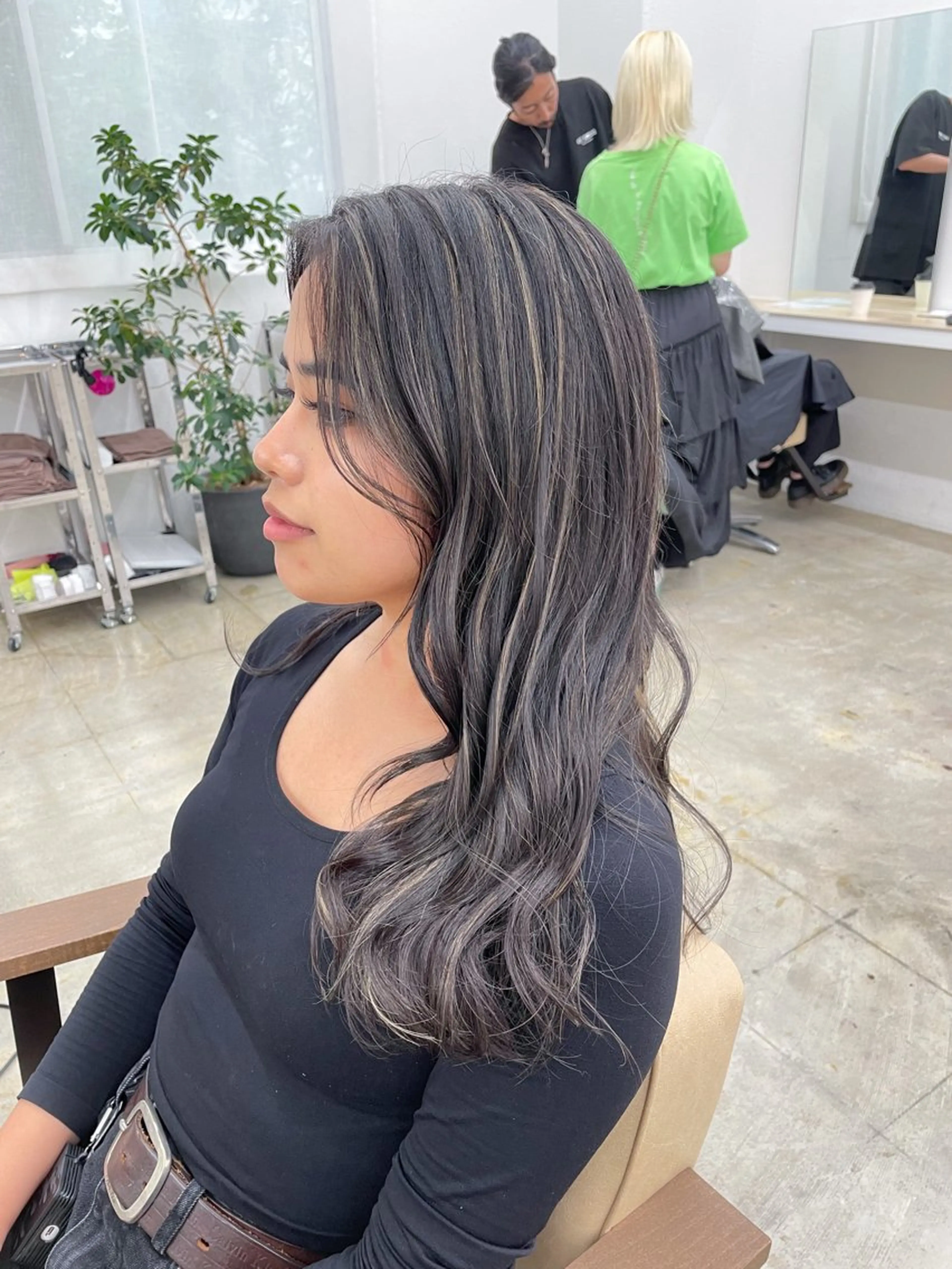 ロング カラー ブリーチ ケアブリーチ デザインカラー ハイライトカラー メッシュ ヘアカラー トリートメント ハイトーン/レイヤー /ケアブリーチ石川治のヘアスタイル