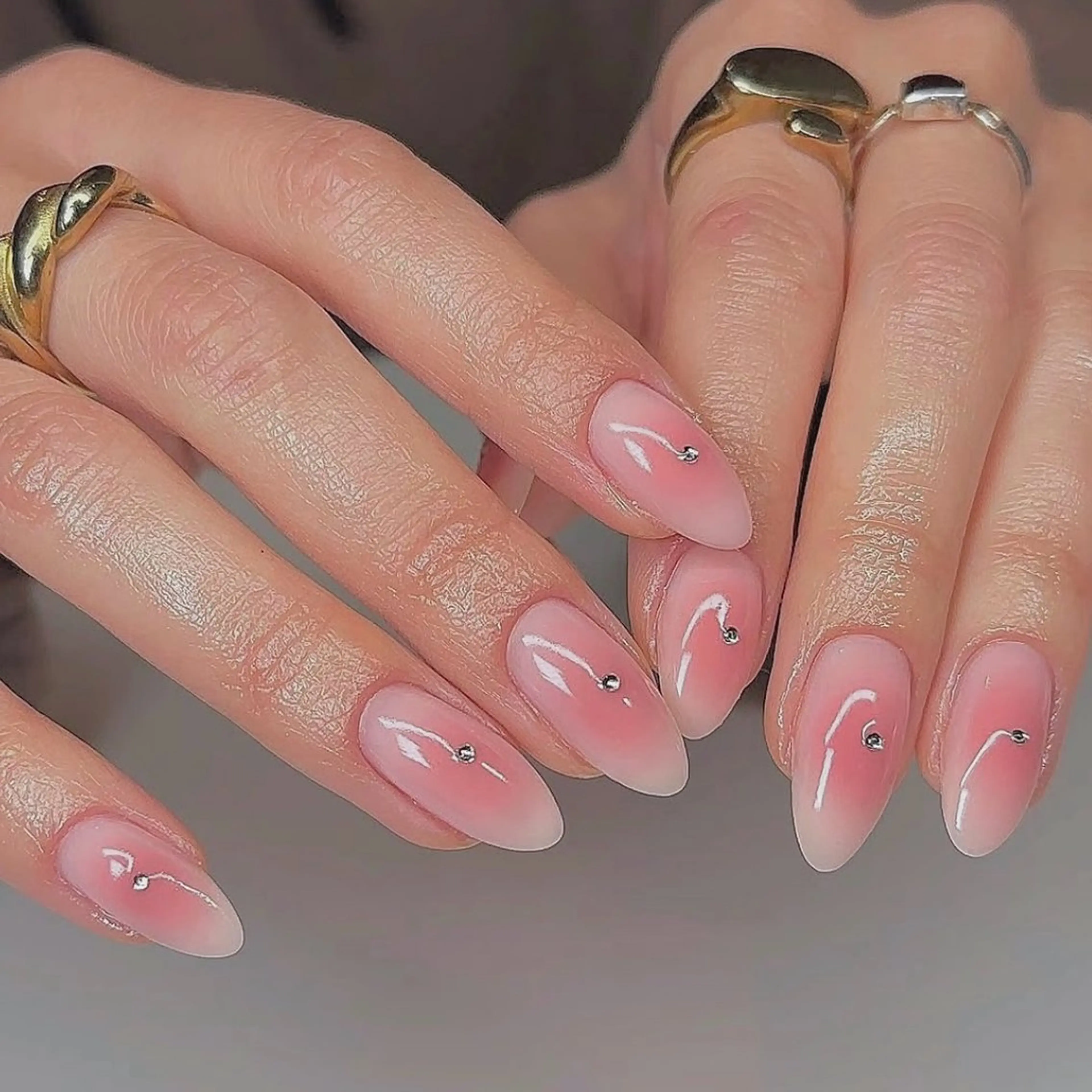 チクネイル💅（ストーンとベスカラ別取料金）の写真