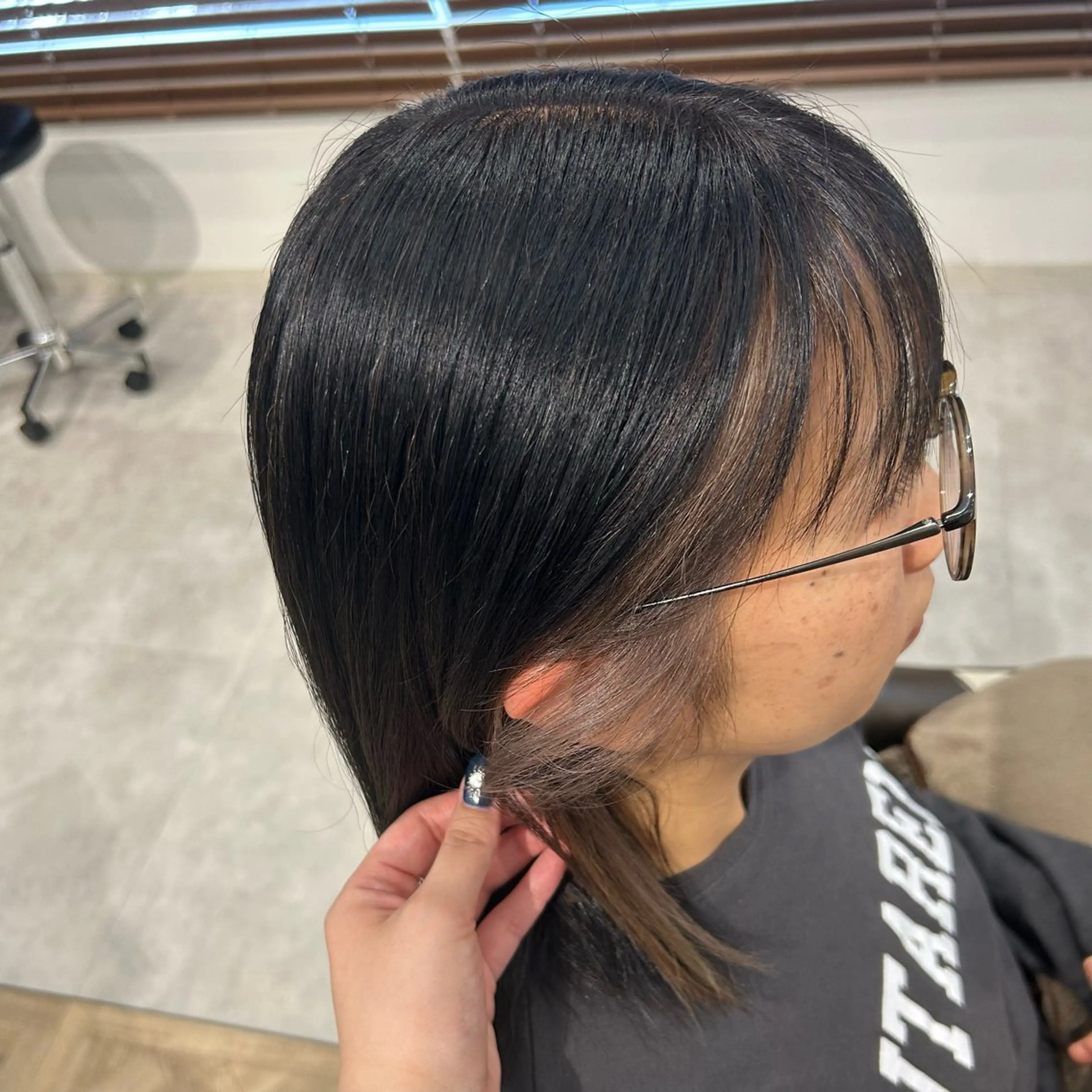 カラー ミストバング フェイスフレーミング ヘアカラー 渡邊 玲来のヘアスタイル