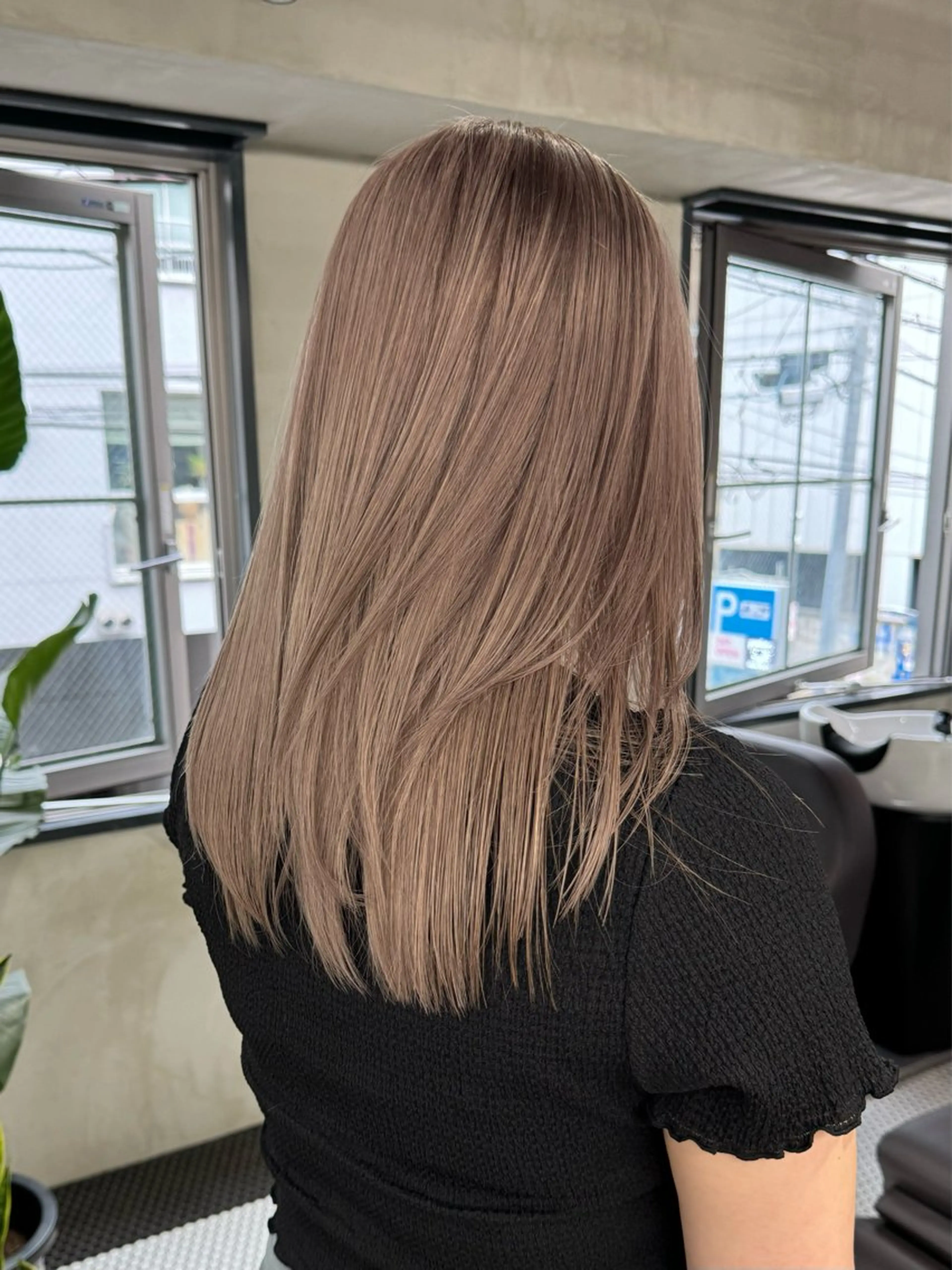 ロング カラー アッシュ ベージュカラー ブリーチ ブロンド ブラウンカラー カット ヘアカラー トリートメント ブリーチ　ハイトーン 特化🌈フジタハルキのヘアスタイル