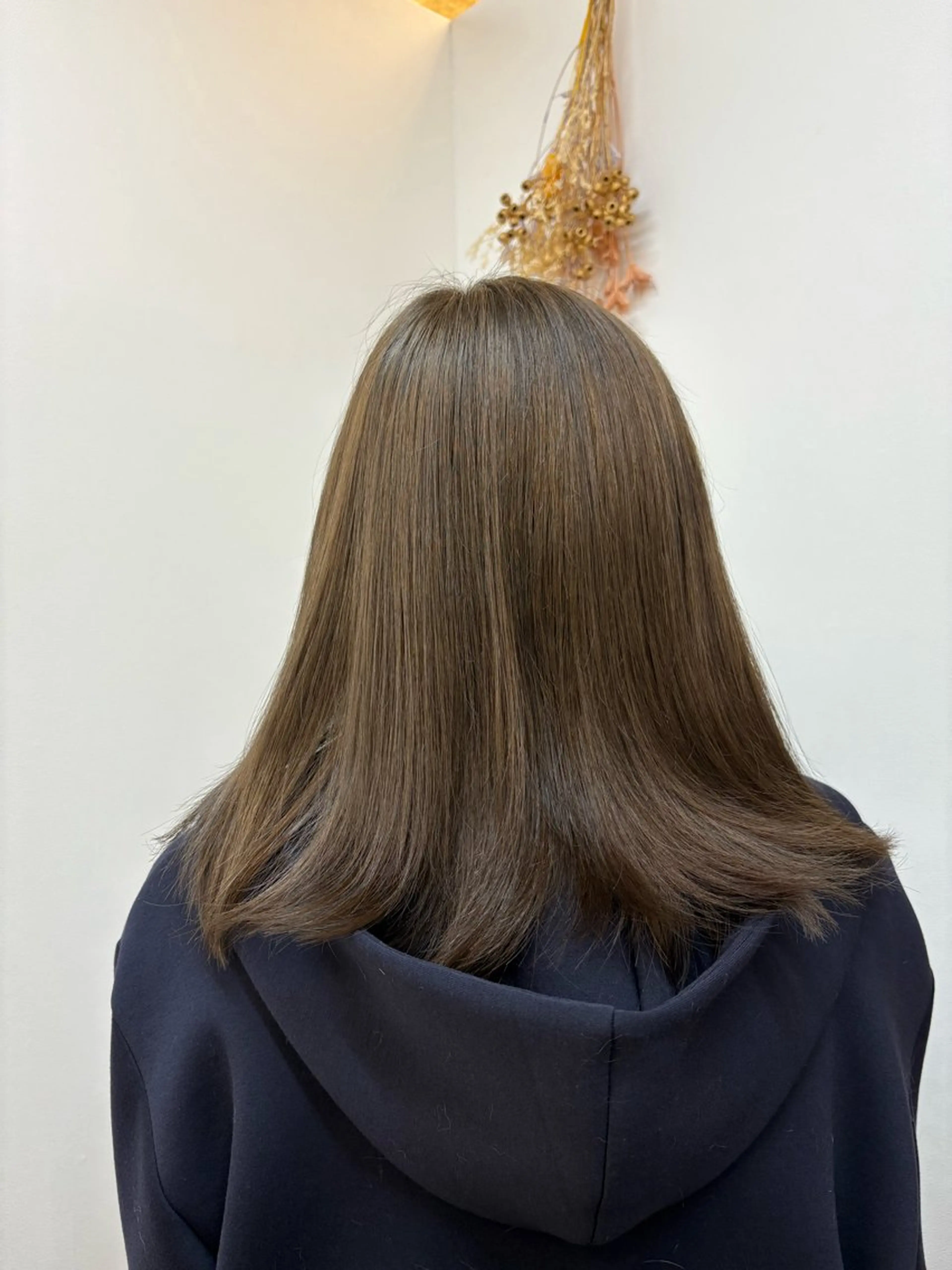 セミロング カラー 透明感カラー カット トリートメント I'sm KOUSAKUのヘアスタイル