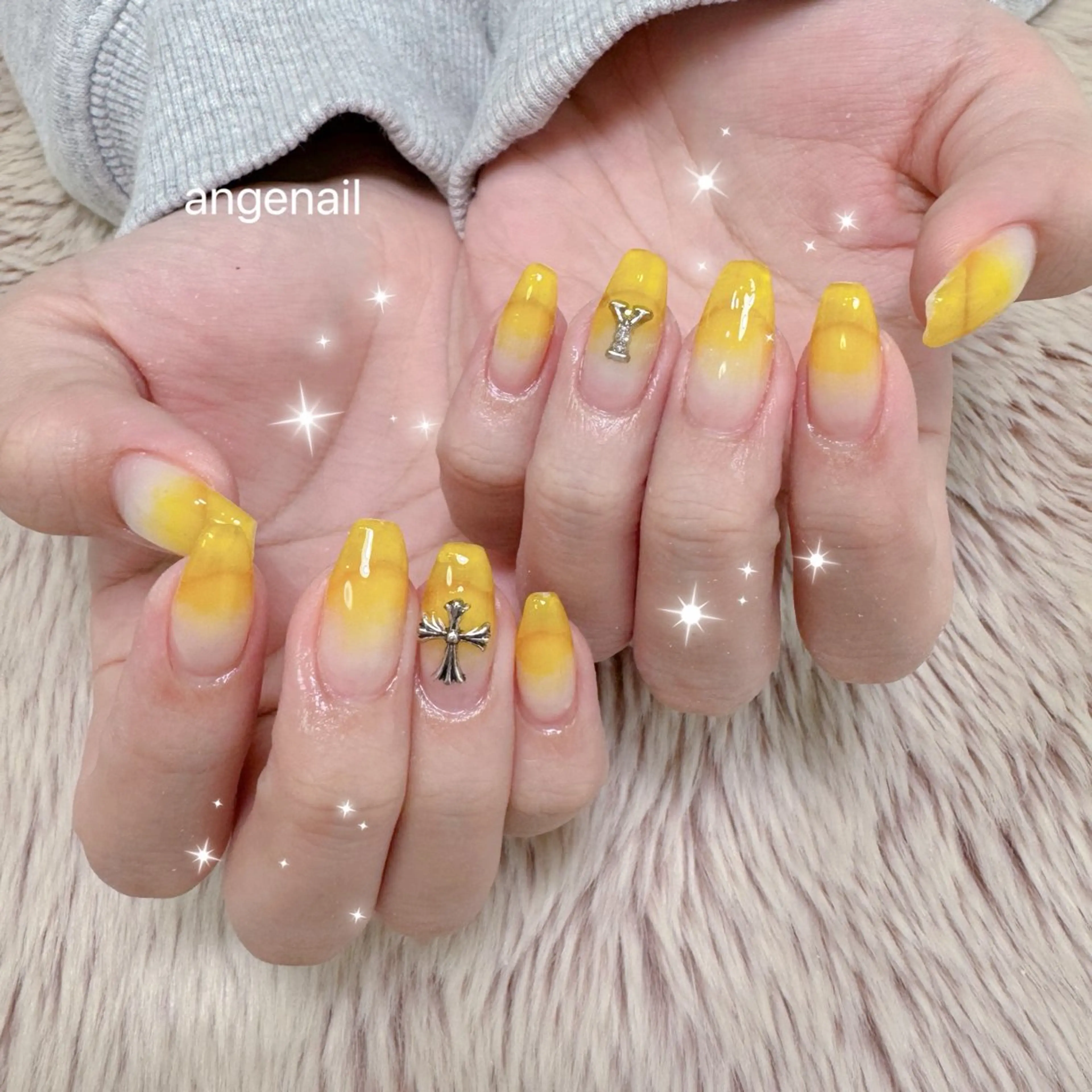 ネイル ハンドネイル オーナーネイリスト MAKIのネイルデザイン