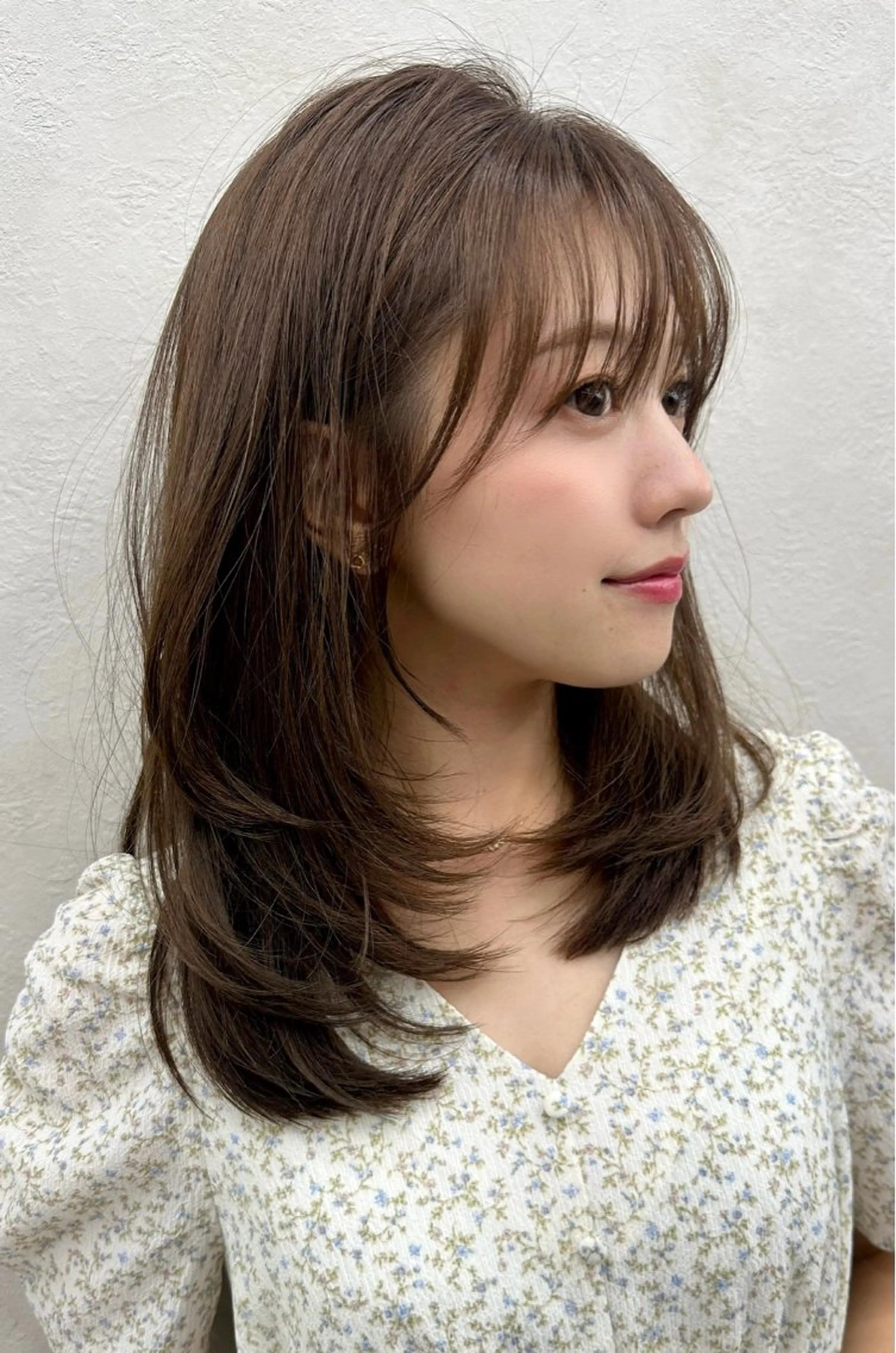 ミディアム ミディアムレイヤー 顔まわりレイヤー 顔周りカット ハイレイヤー レイヤーカット カット ヘアカラー トリートメント MOMOHA/ 🍑レイヤーカットのヘアスタイル