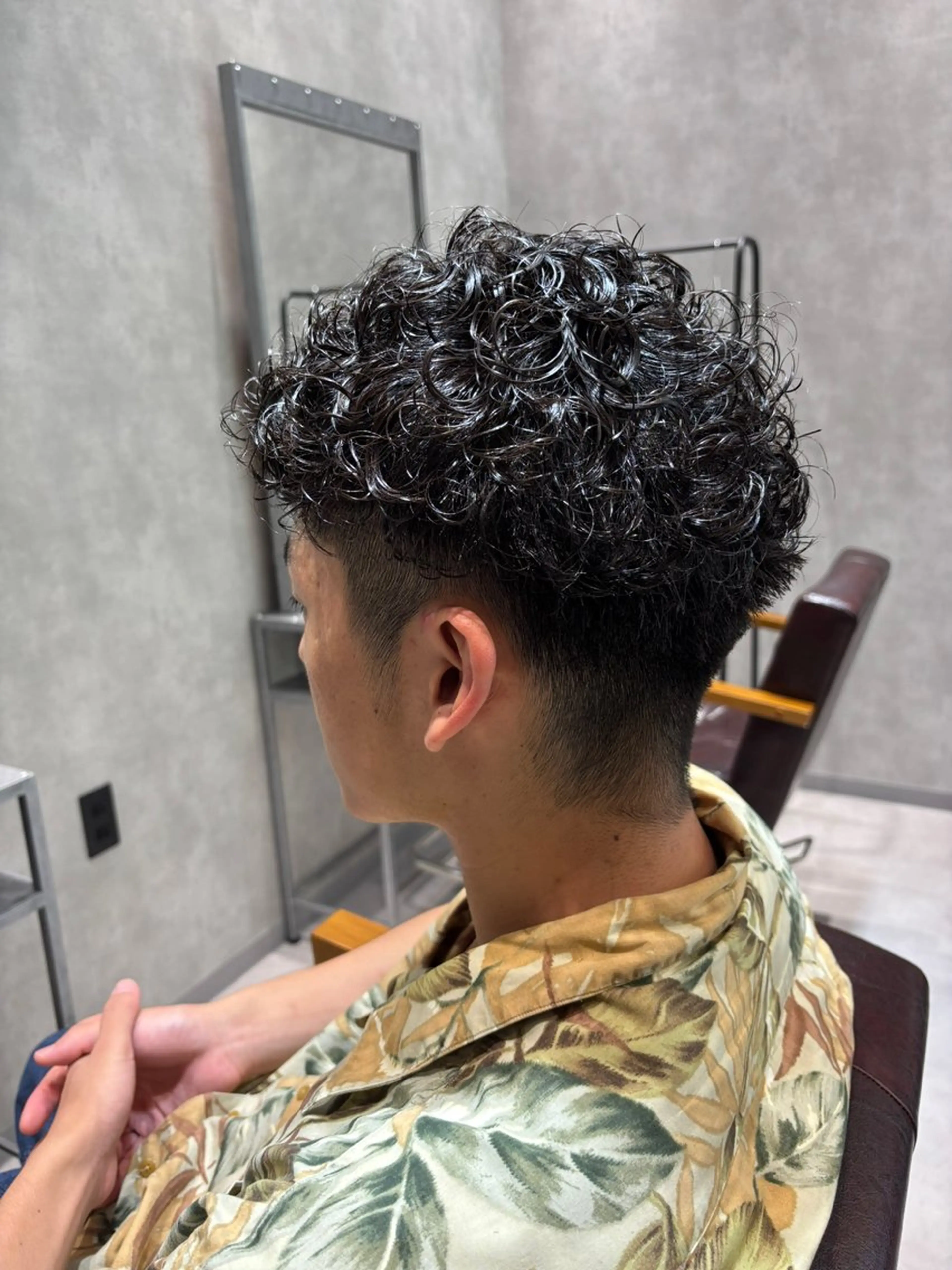 ショート パーマ メンズ メンズパーマ スパイラルパーマ カット パーマ 宮嶋 勇輔のヘアスタイル