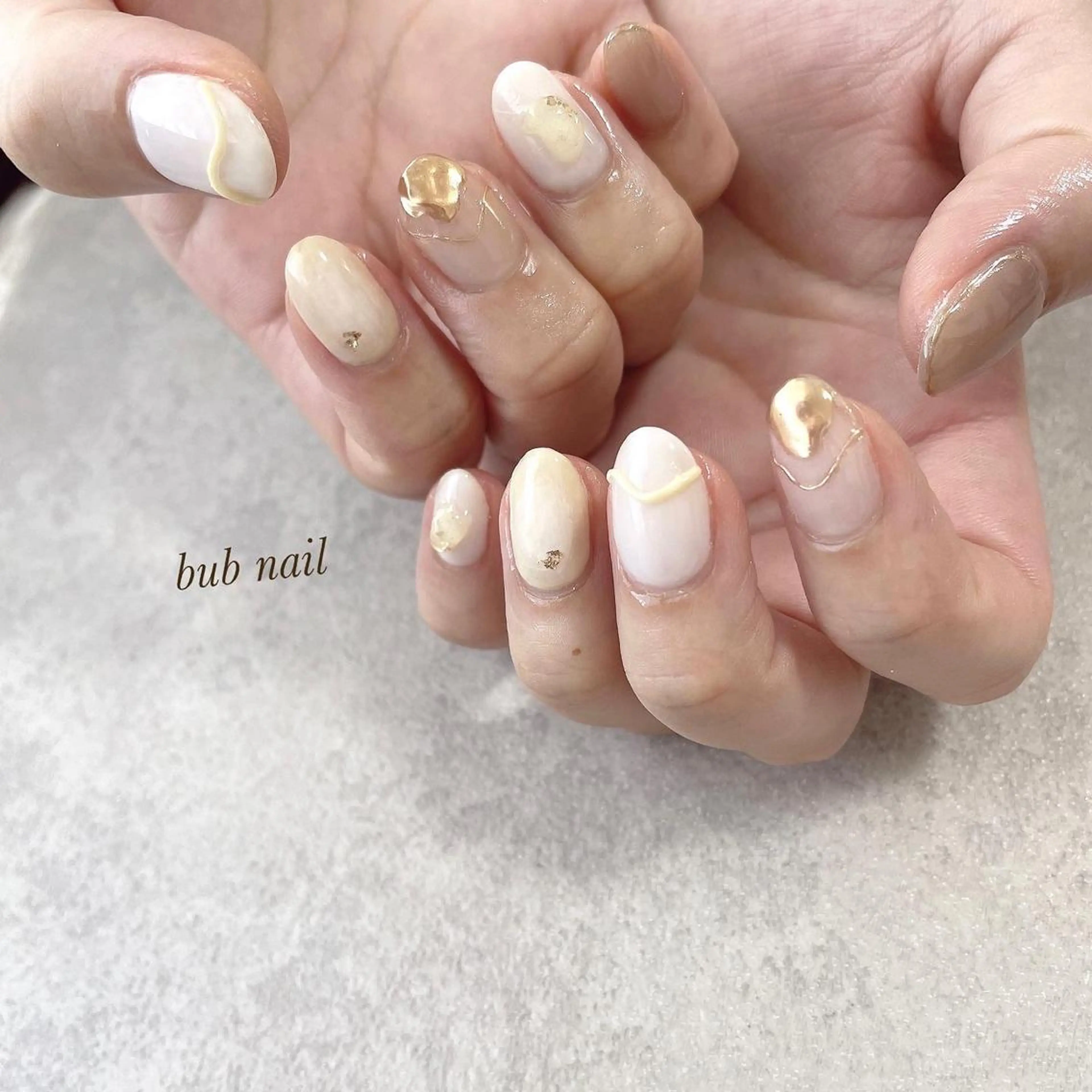 ネイル ブラウン ミラーネイル 持ち込み ニュアンスネイル ホワイト 植草 志帆のネイルデザイン
