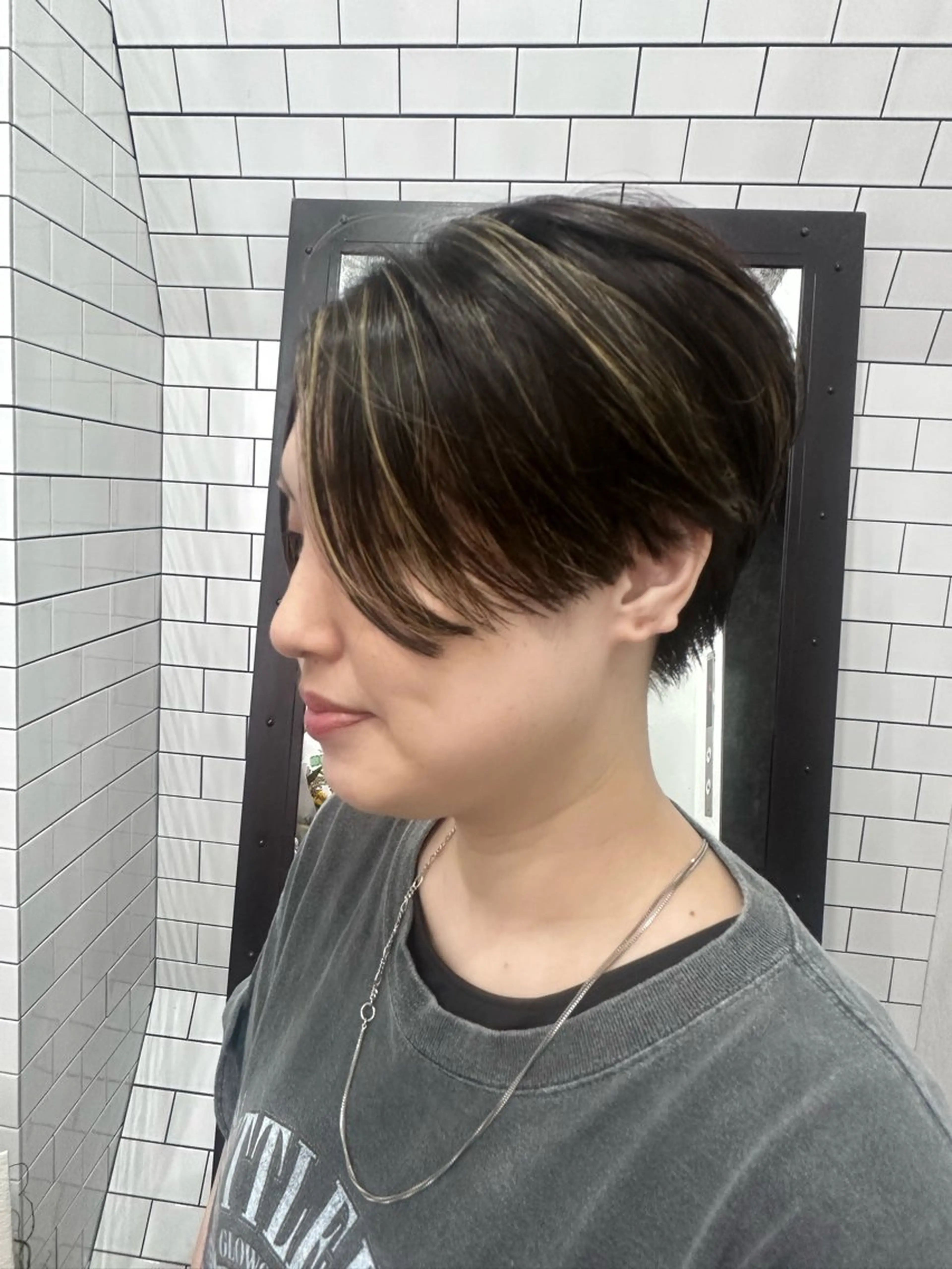 ショート カット ヘアカラー トリートメント 妙見 知洋のヘアスタイル