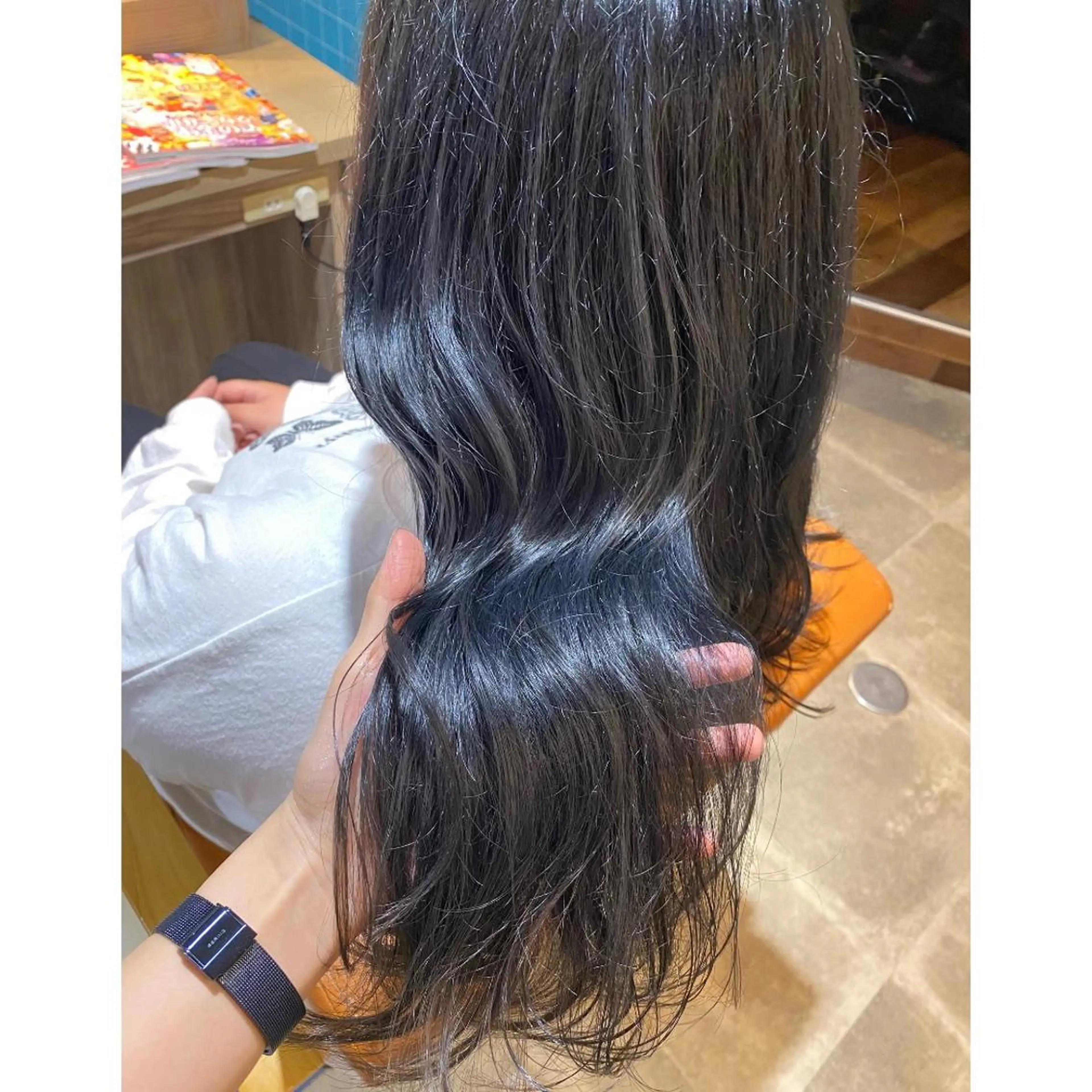 カラー ブルーカラー ブルージュ カット 縮毛矯正 トリートメント 🐻結んで可愛い hair EMI🐻のヘアスタイル