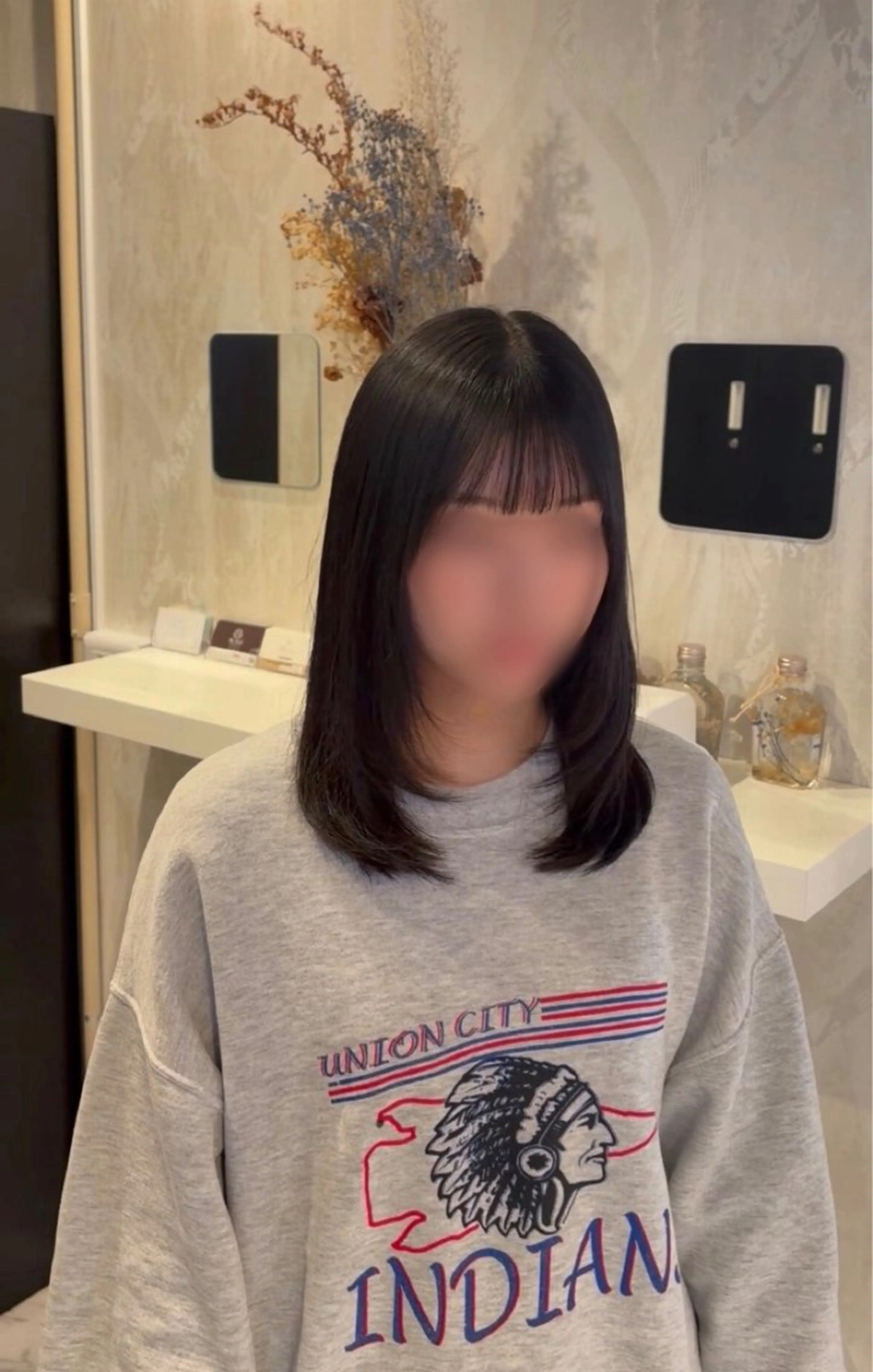 セミロング 石川 花奈のヘアスタイル