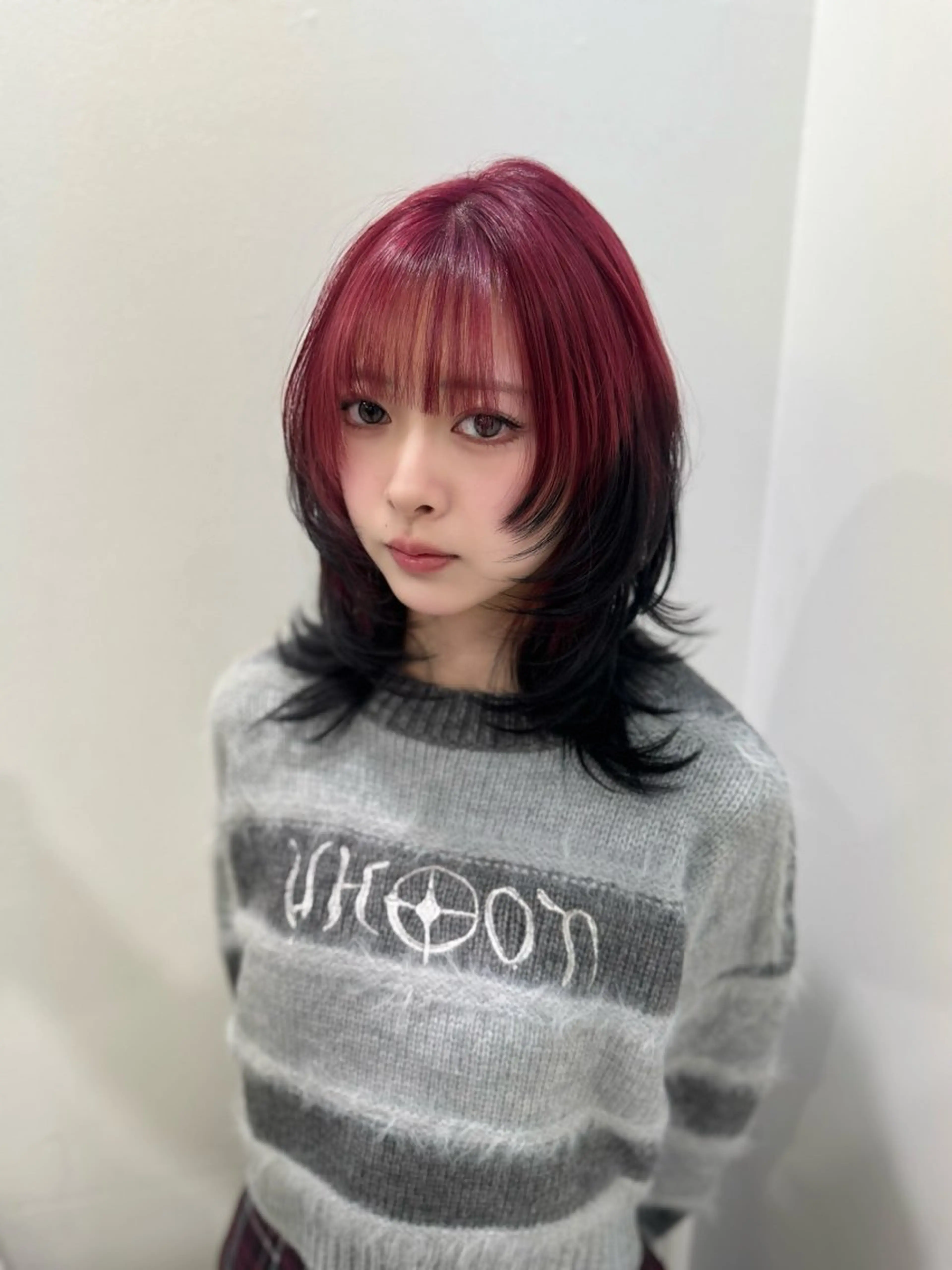 ロング カラー ヘアアレンジ ヘアカラー トリートメント ヘッドスパ ヘアセット 韓国レイヤーカット /韓国トレンドカラーのヘアスタイル