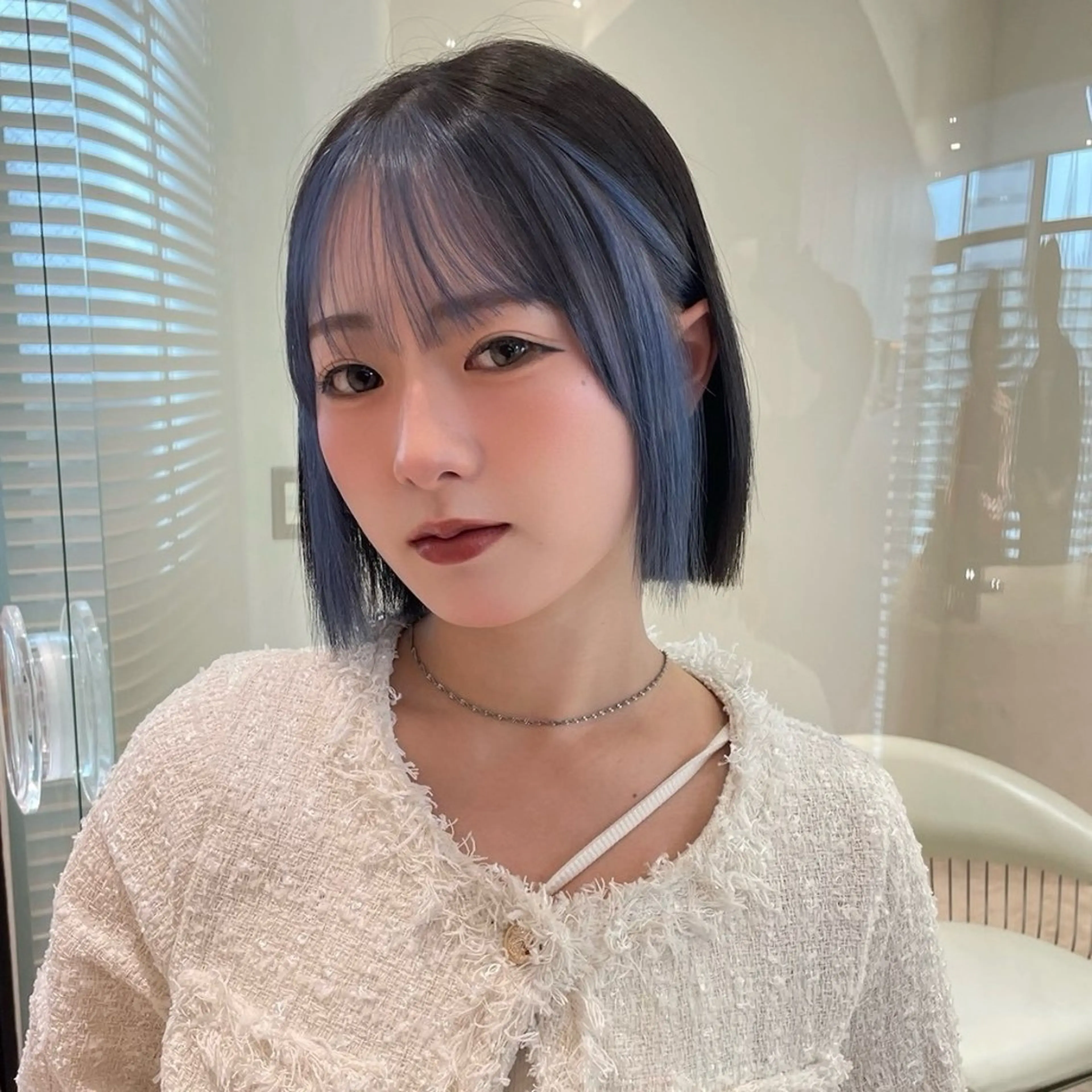 ミディアム カラー 切りっぱなしボブ ブリーチ ボブ 学生 韓国風ヘア カット トリートメント 新宿/韓国ボブ/ レイヤーボブしょうごのヘアスタイル