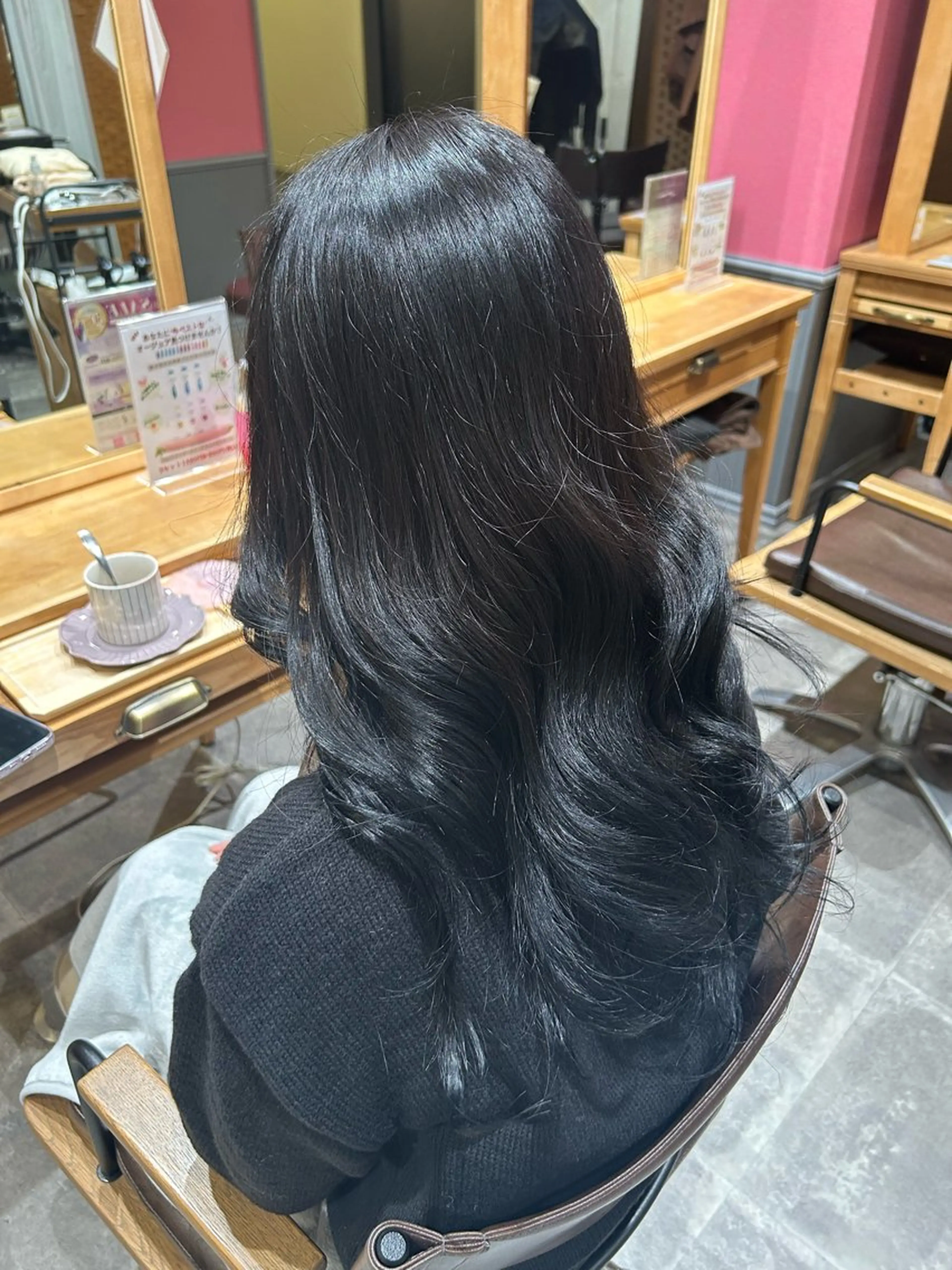 カラー 黒髪 ブルーカラー ブルーブラック ヘアカラー LaBless うえのあかねのヘアスタイル