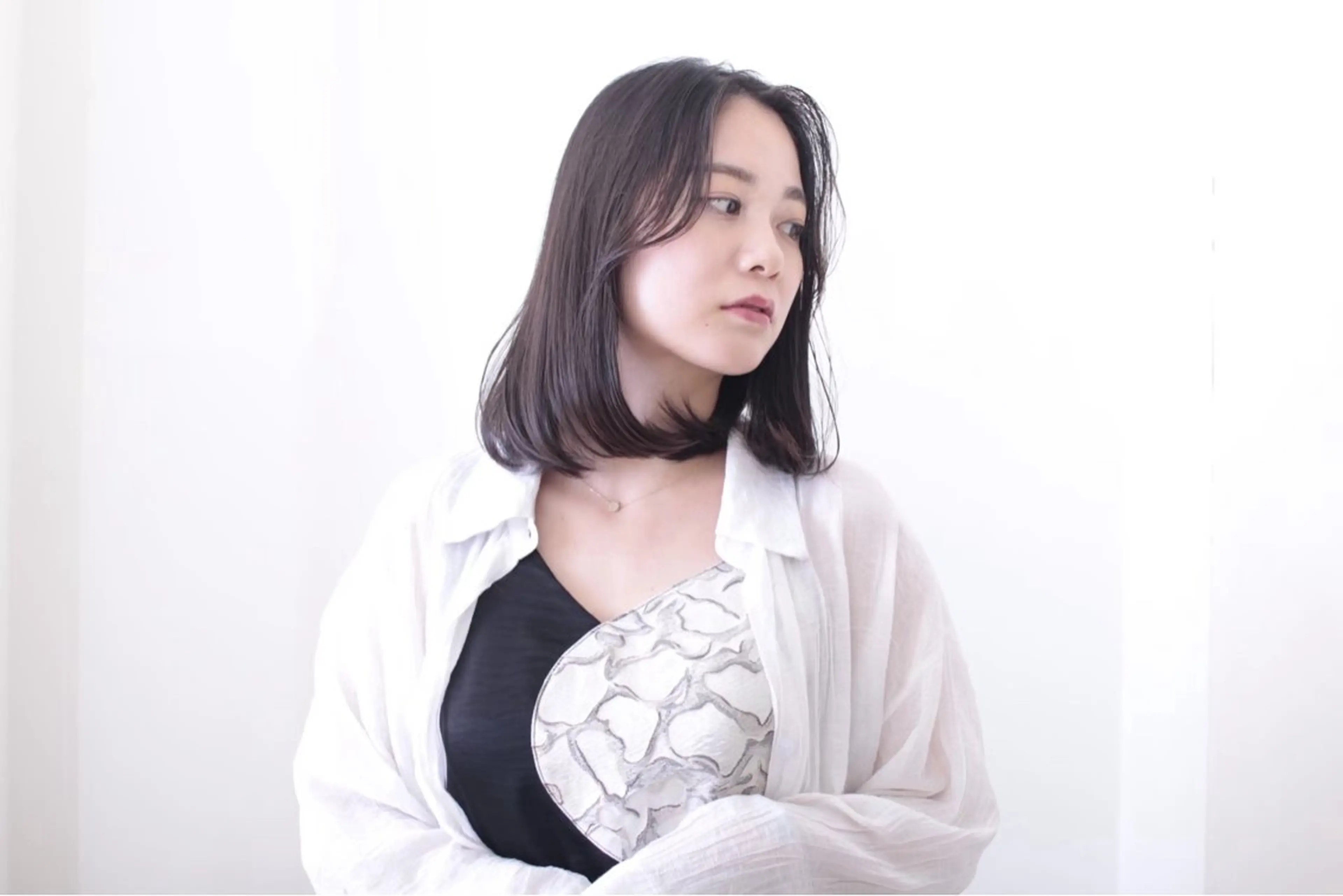 ミディアム 齋藤 艶珠のヘアスタイル