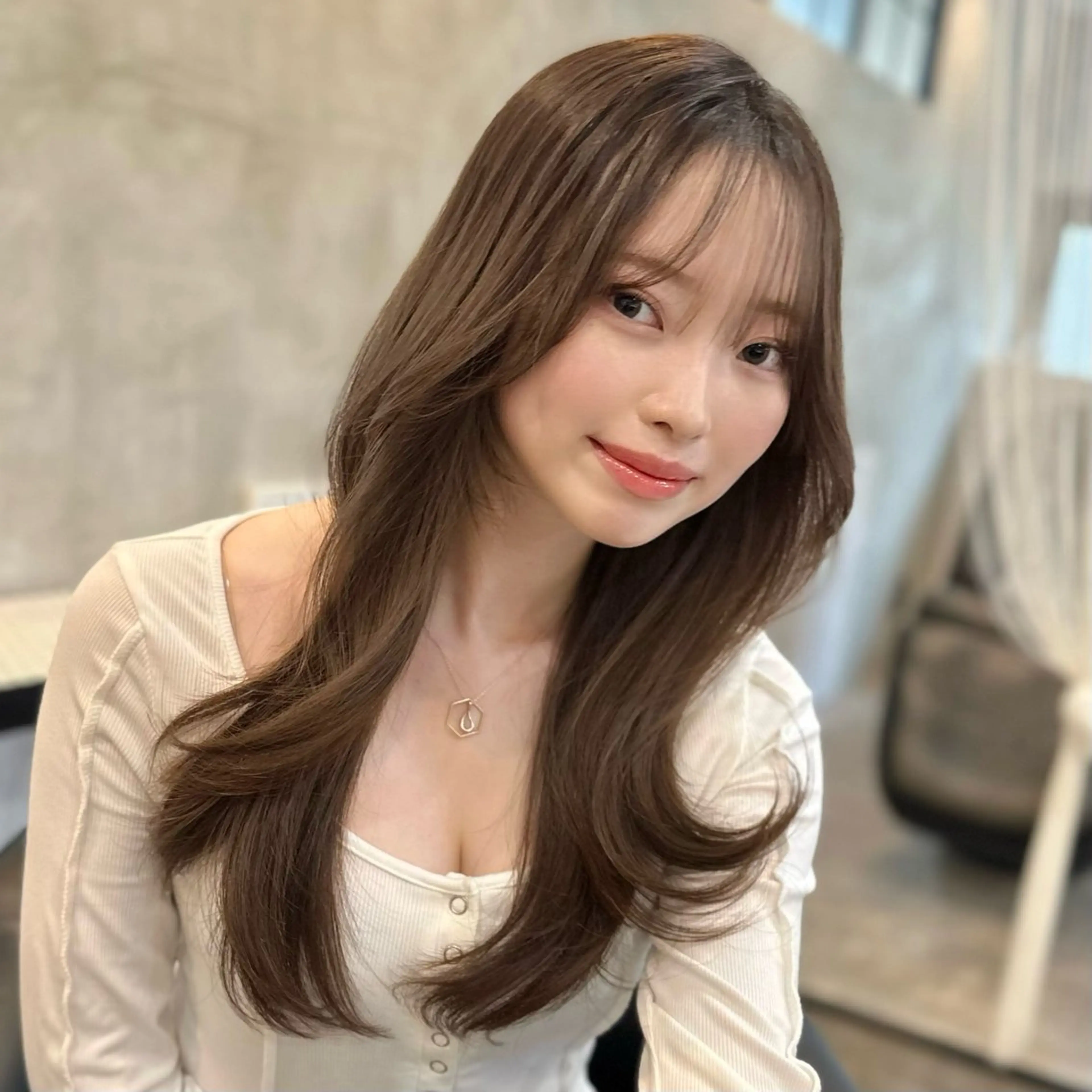 セミロング カット ヘアカラー トリートメント 🌹ハッシュカット、 レイヤー韓国ヘア🌹のヘアスタイル