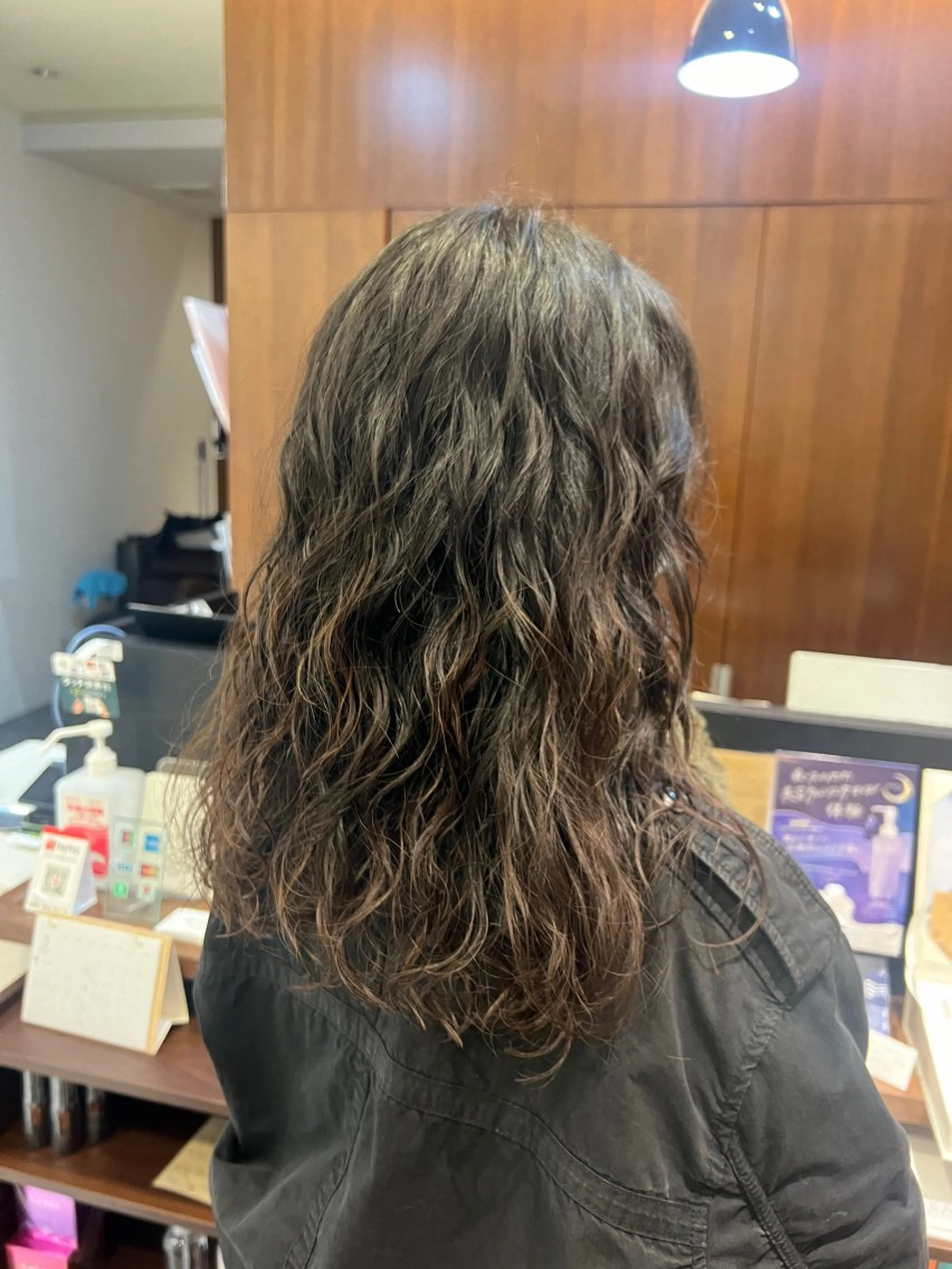 ロング パーマ Ore🫧タナカマヤ /柔らかい質感カラーのヘアスタイル