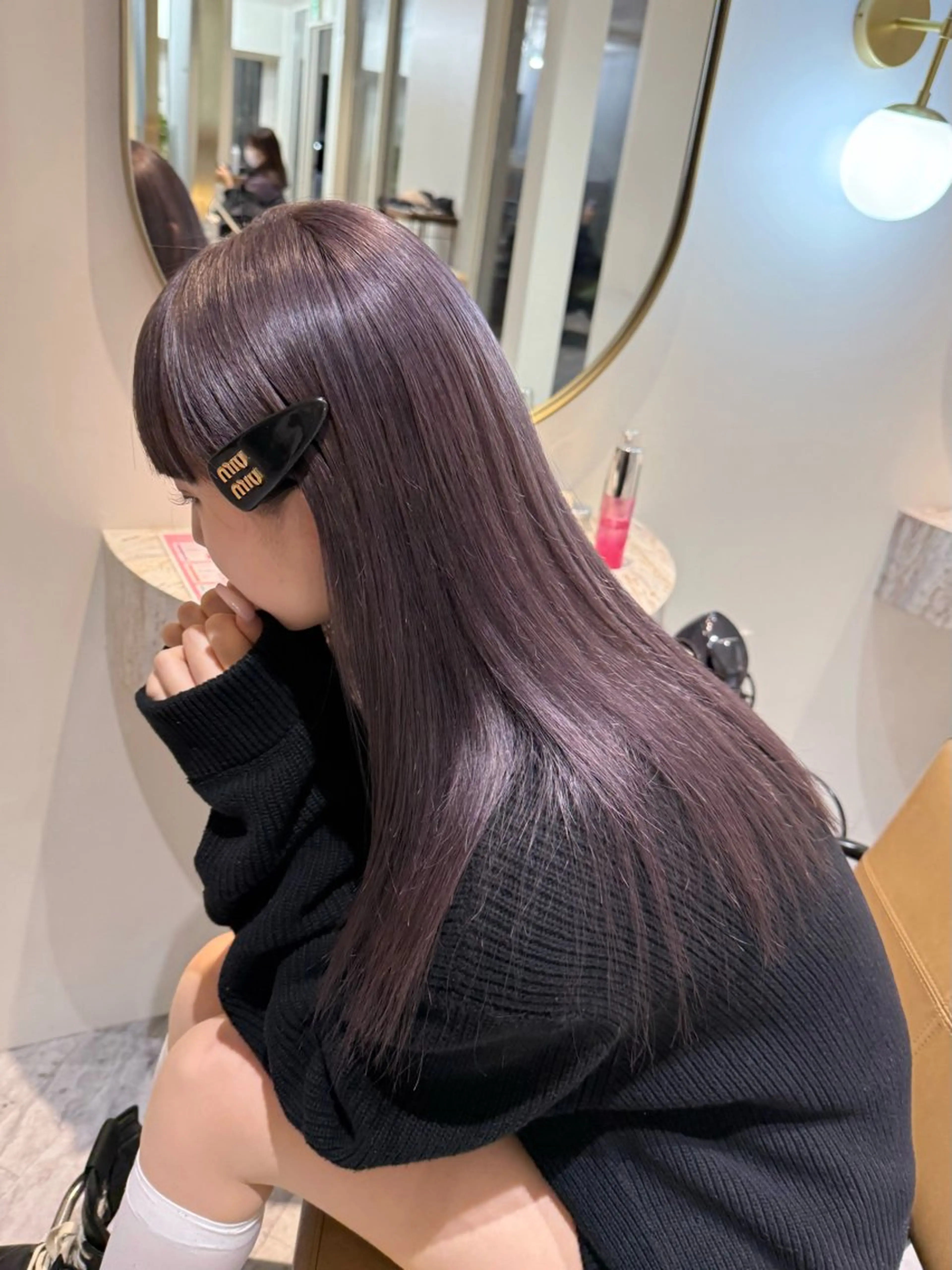 ロング カラー ミルクティー× グレージュMOMOのヘアスタイル