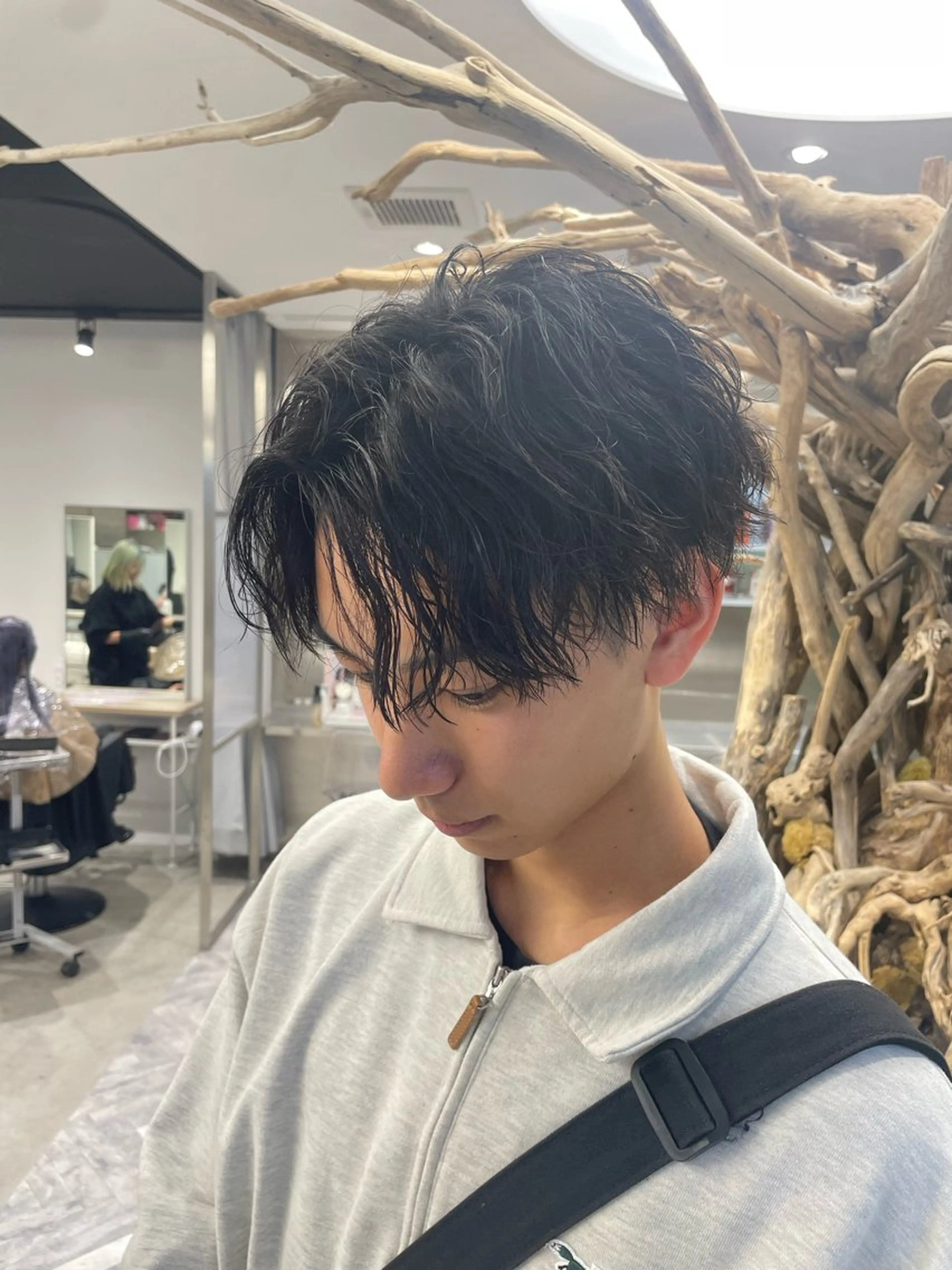 ショート メンズ メンズパーマ メンズツイストパーマ 波巻きパーマ ツイストパーマ カット フェザーショート⚡️ REONのヘアスタイル