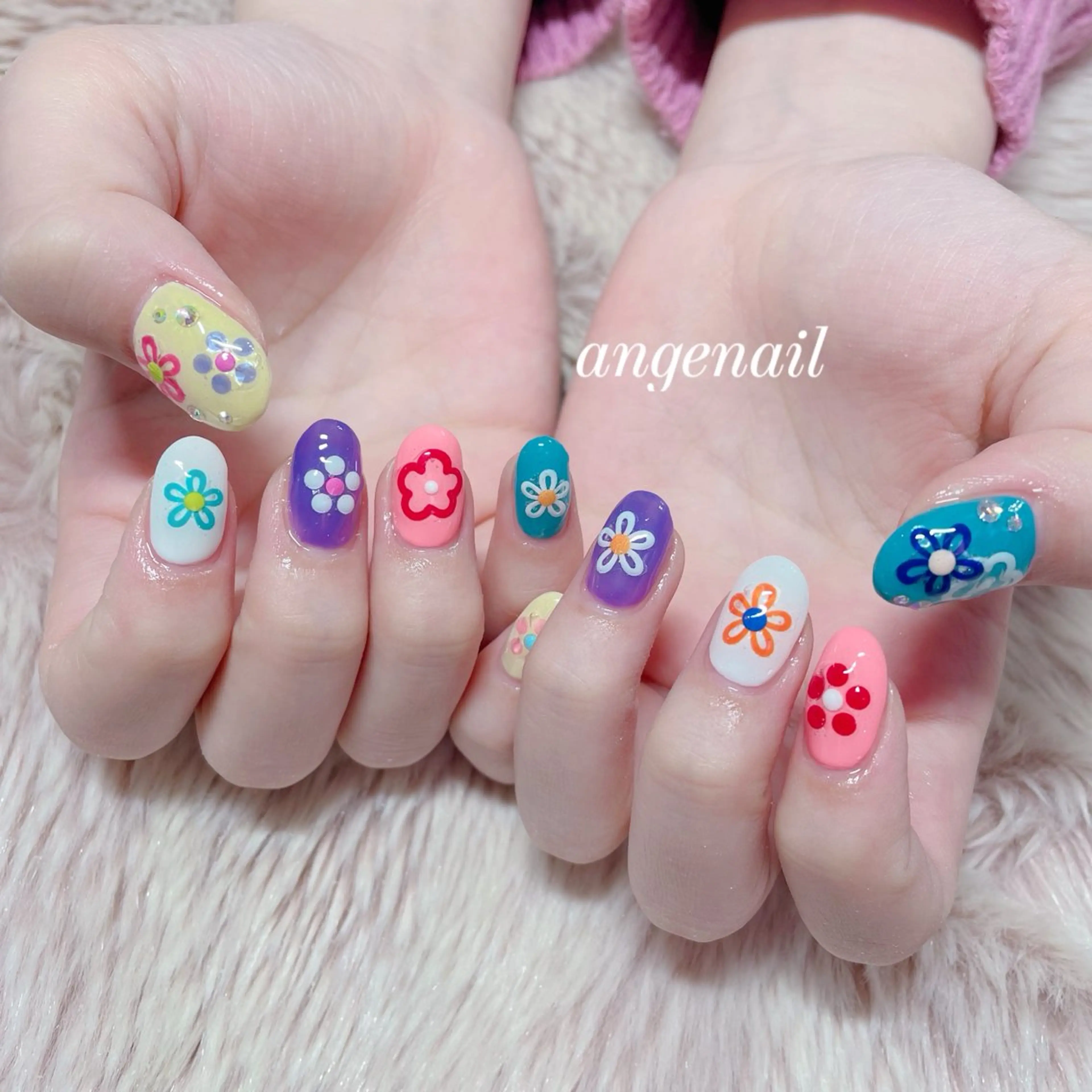 ネイル ハンドネイル オーナーネイリスト MAKIのネイルデザイン