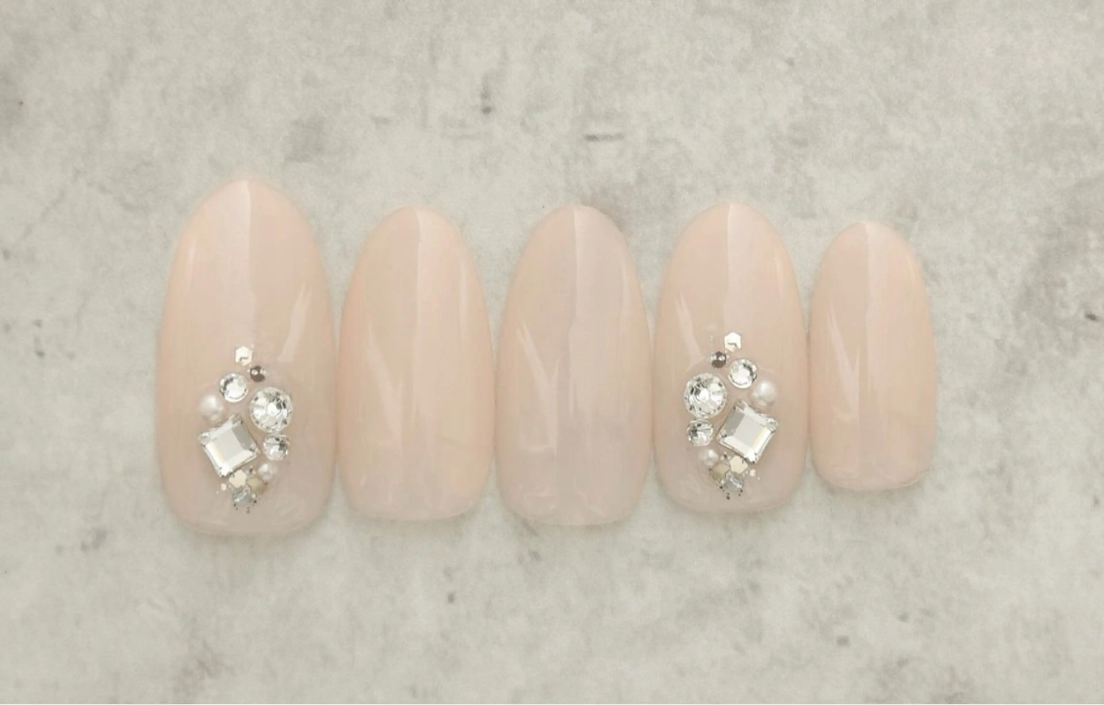 ネイル ゆら 練習生💅🏻のネイルデザイン