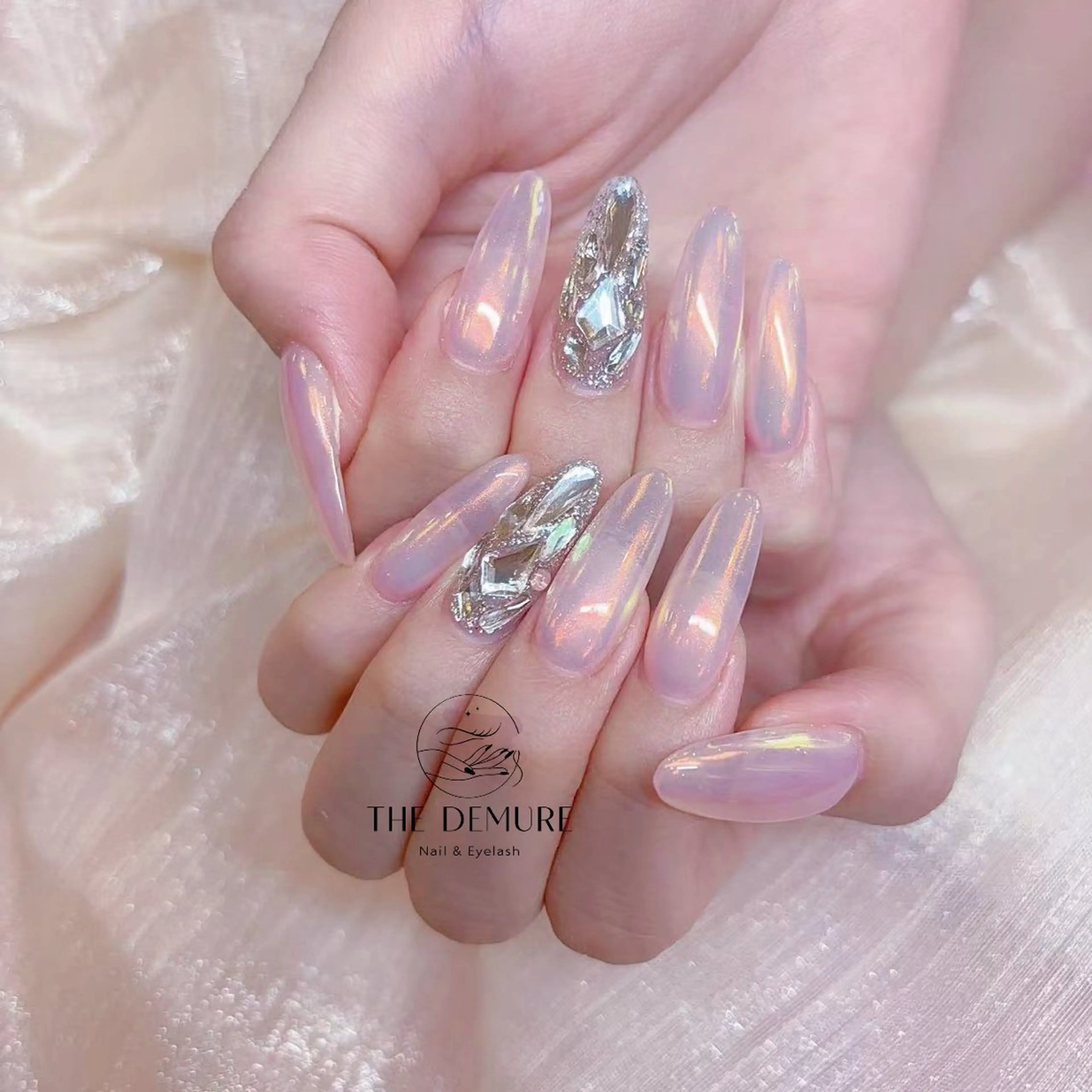 ネイル アートネイル オーロラネイル 韓国ネイル マグネットネイル オフィスネイル ハンドネイル ハンドケア NailDemure 【銀座店】のネイルデザイン