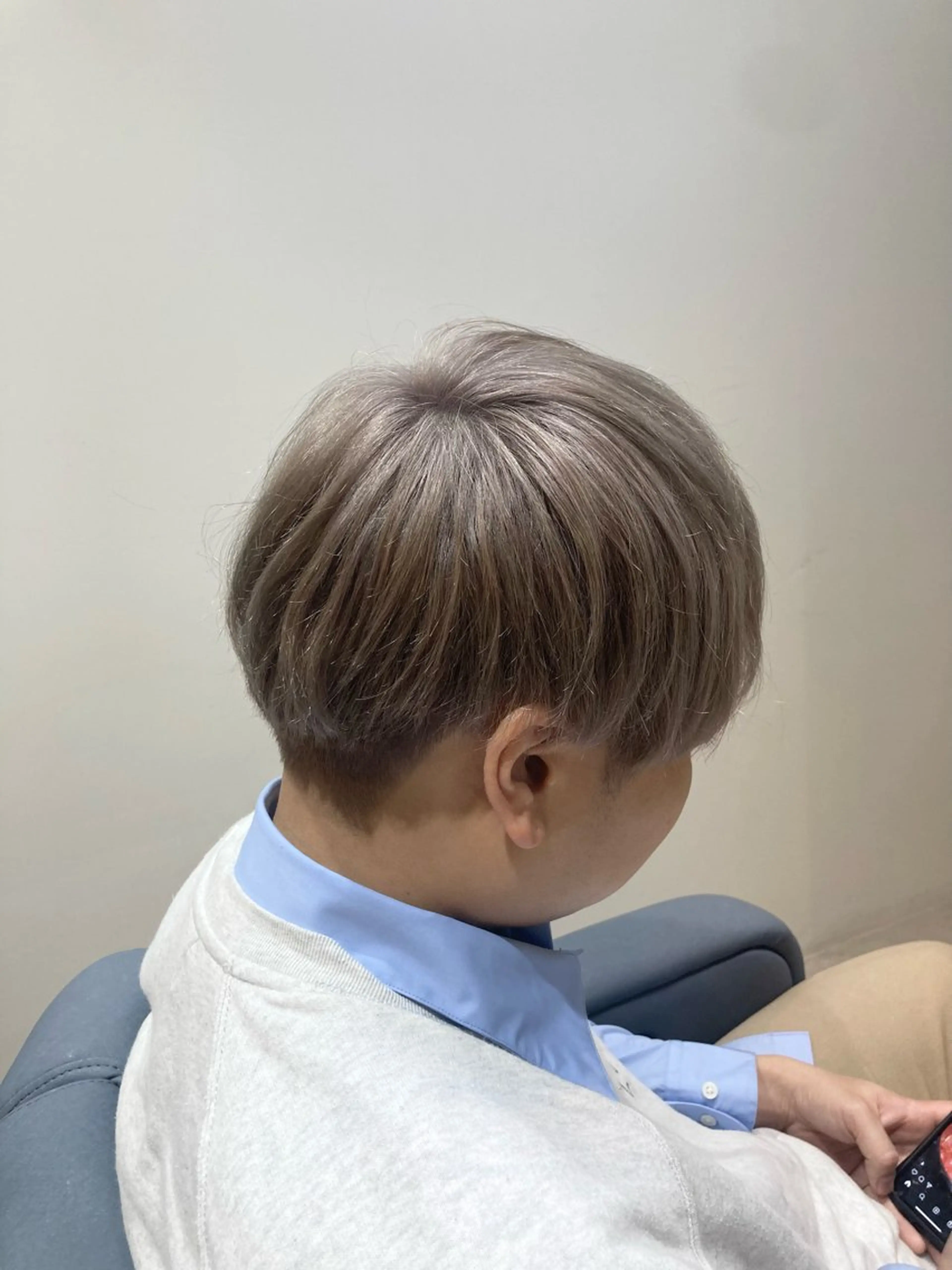 カラー メンズ ベージュカラー ミルクティーベージュ ホワイトミルクティーベージュ ヘアカラー トリートメント ピンクカラー🎀 米津 美佑のヘアスタイル