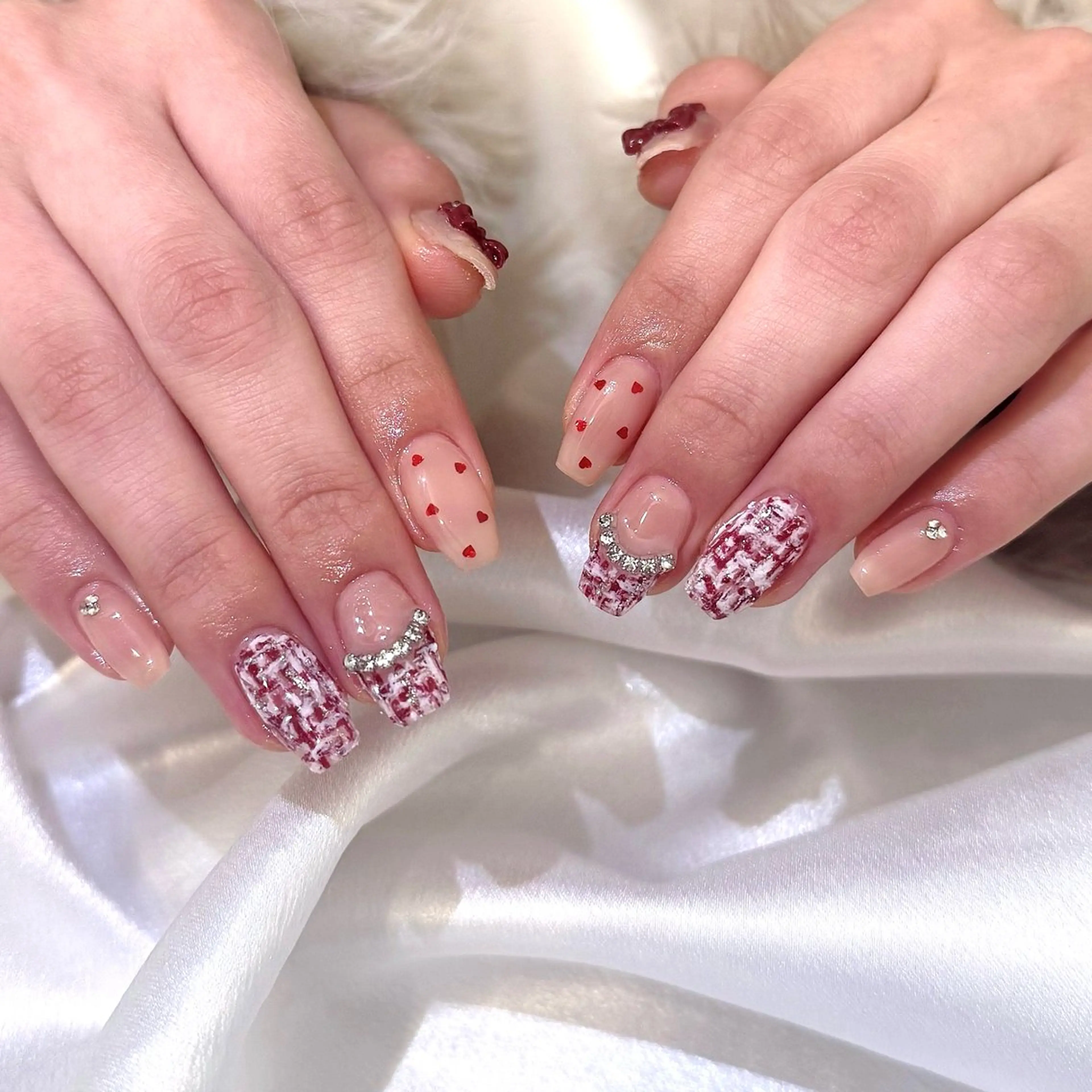 ネイル ハンドネイル シュシュ 🎀 girly nailのネイルデザイン