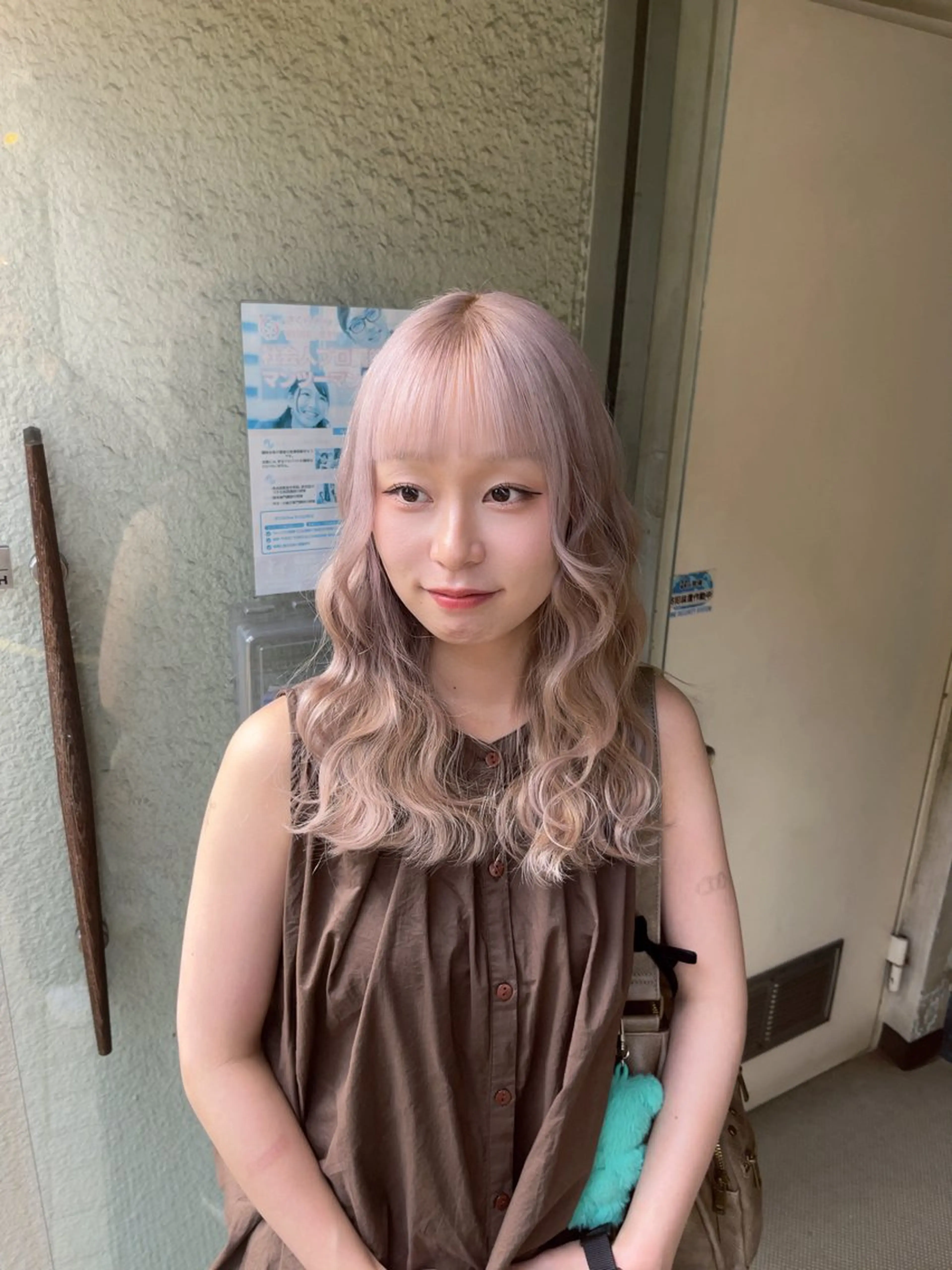 ロング カラー ベージュカラー ホワイトベージュ ヘアカラー トリートメント 艶髪/ハイトーン/ ヘアセット/モエノのヘアスタイル