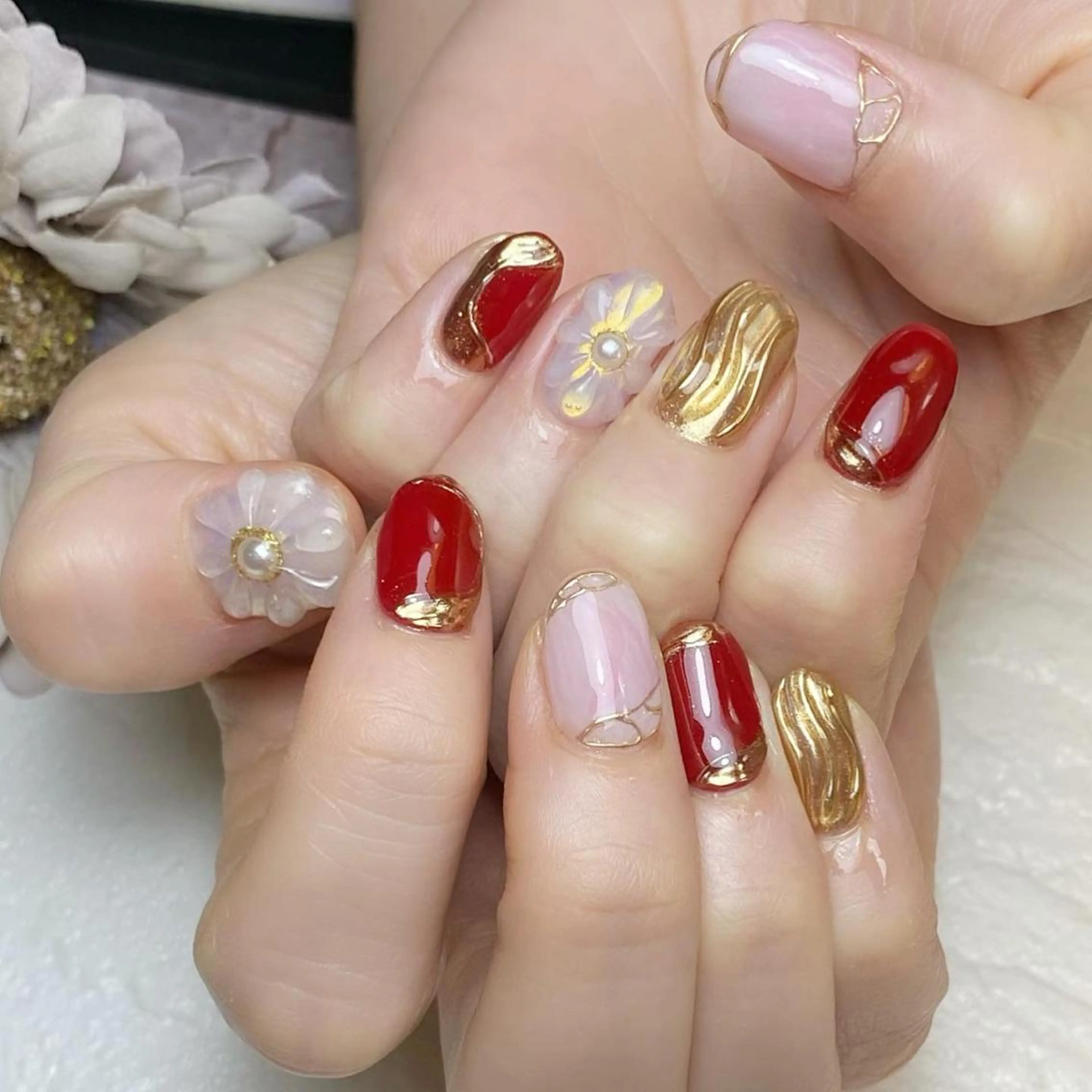 ネイル ニュアンスネイル 赤色 ハンドネイル Nail ameria megu所属・ameria meguのネイルデザイン