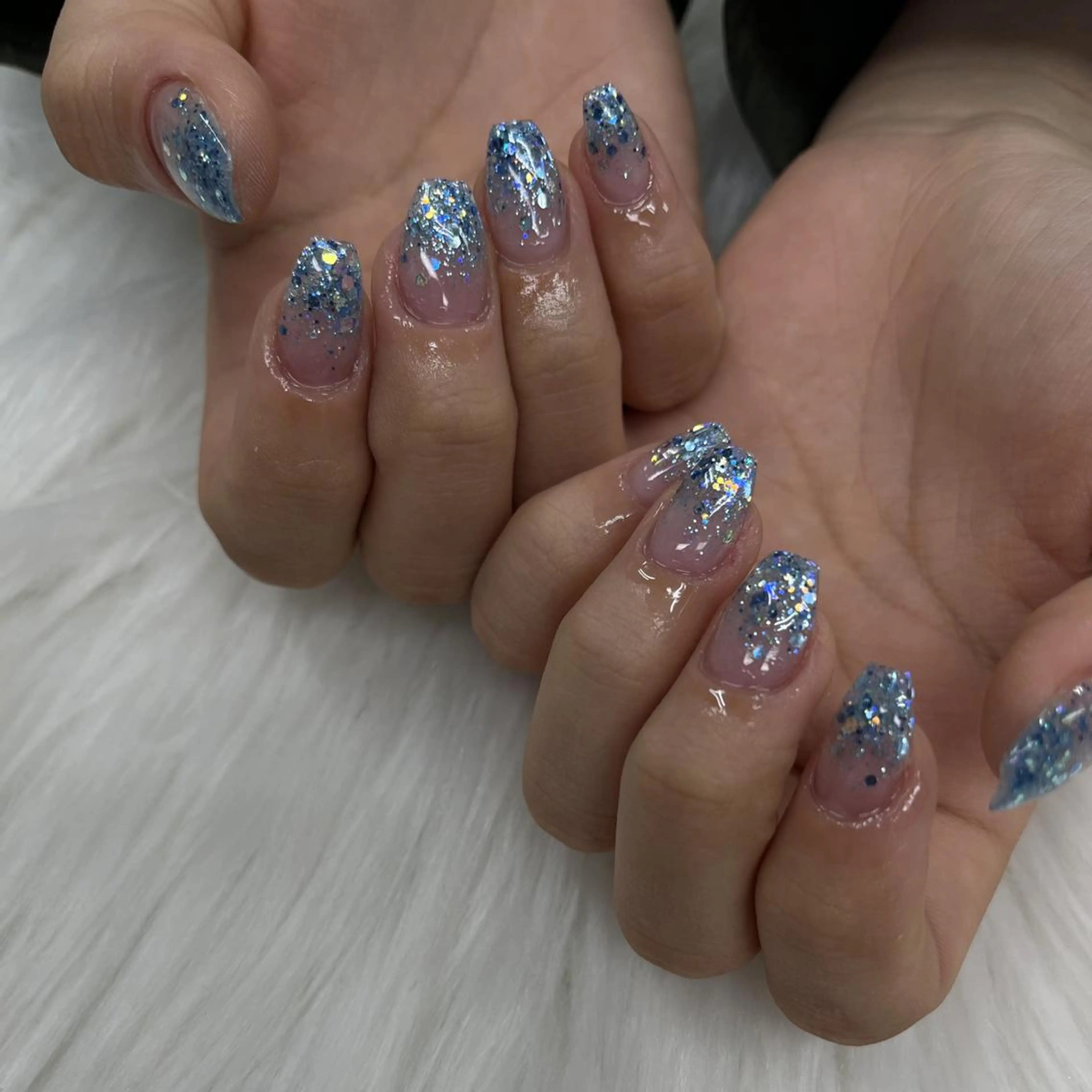 ネイル ブルー ラメ(グリッター) ラメグラデーション tener 🩷yua🩷のネイルデザイン