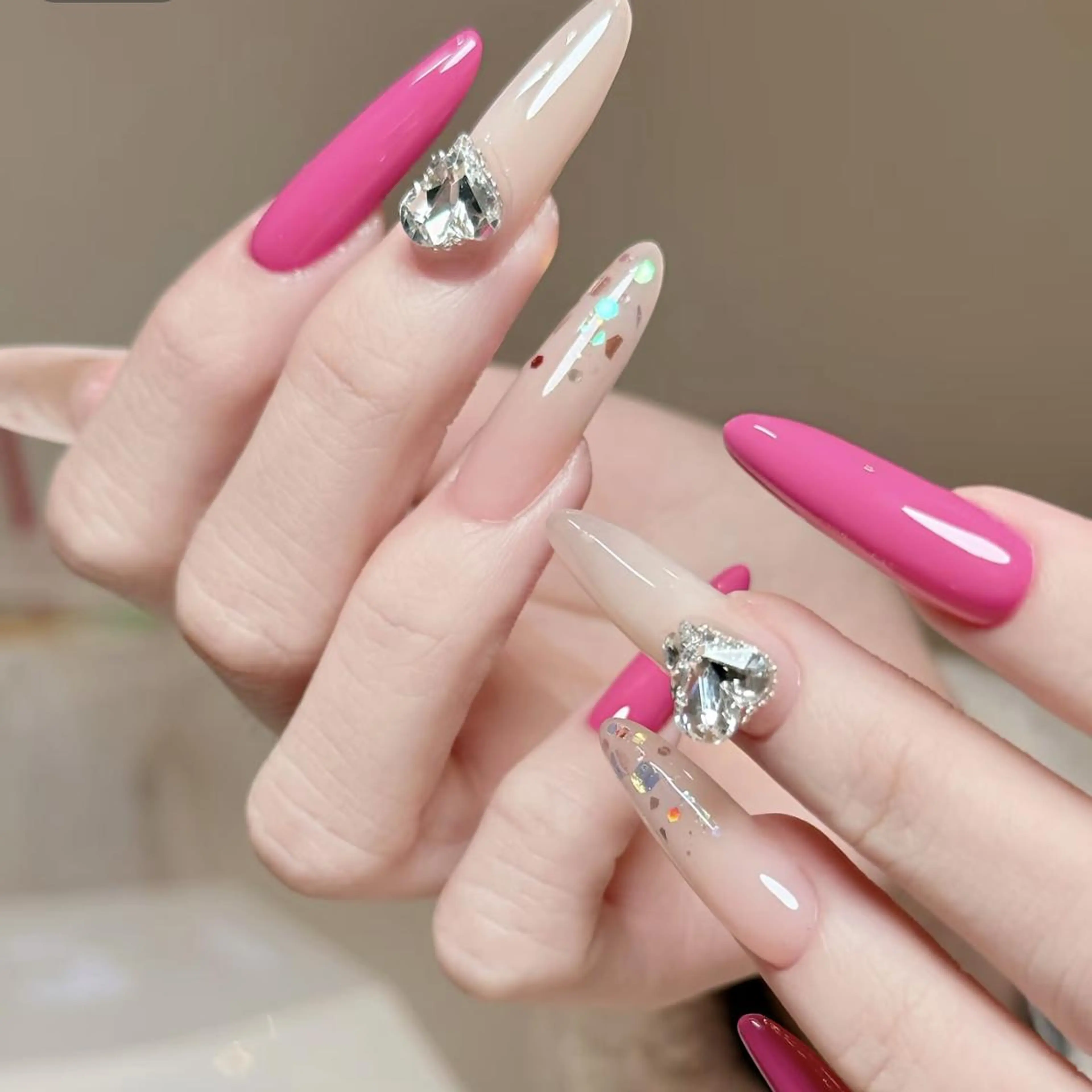 メンズ ネイル アートネイル フレンチネイル ジェルネイル ハート キラキラネイル ✨Bloom Ruby❣️のネイルデザイン