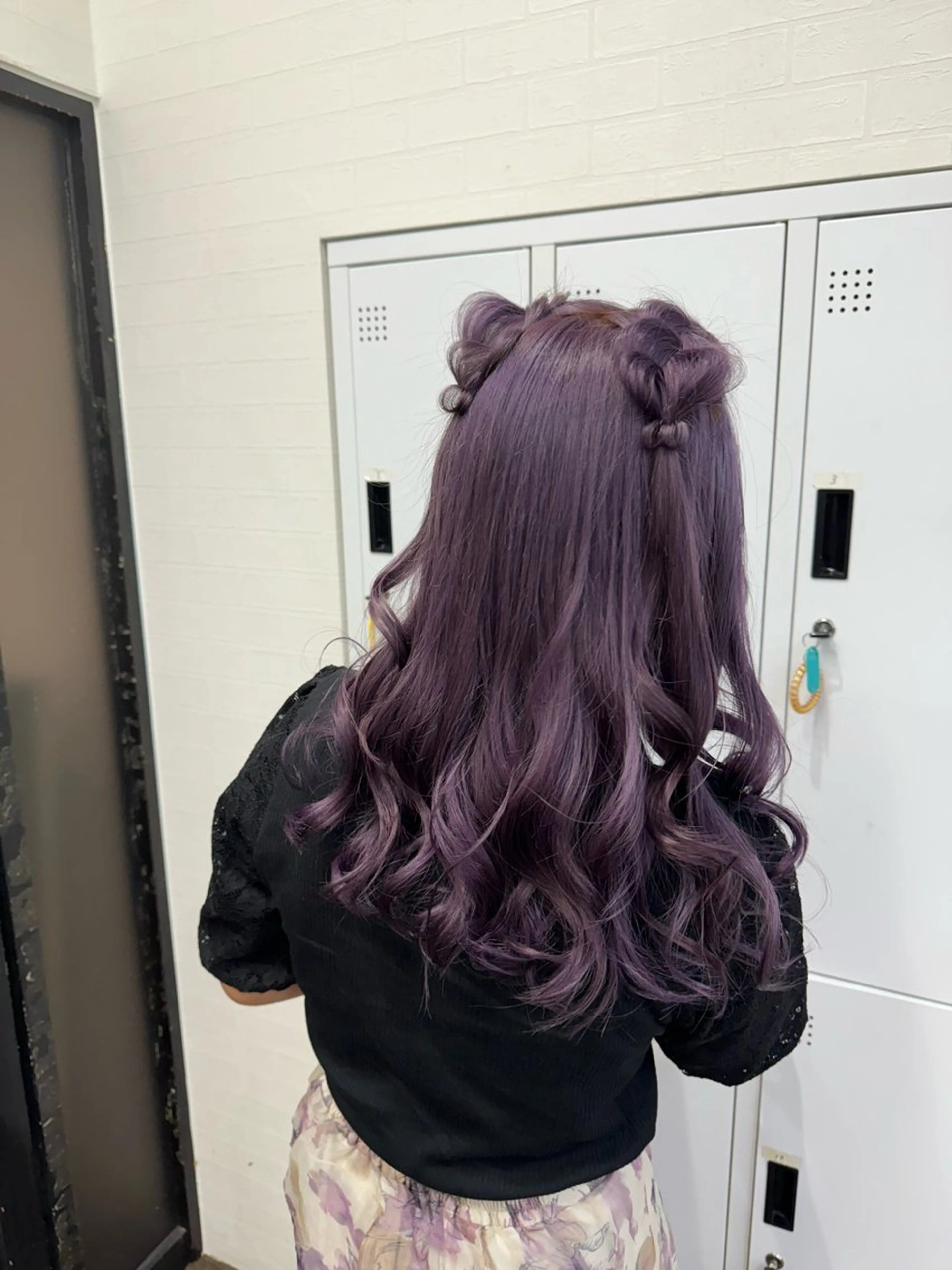 セミロング 横浜🦋ハイトーン 🫐シャドウルーツのヘアスタイル