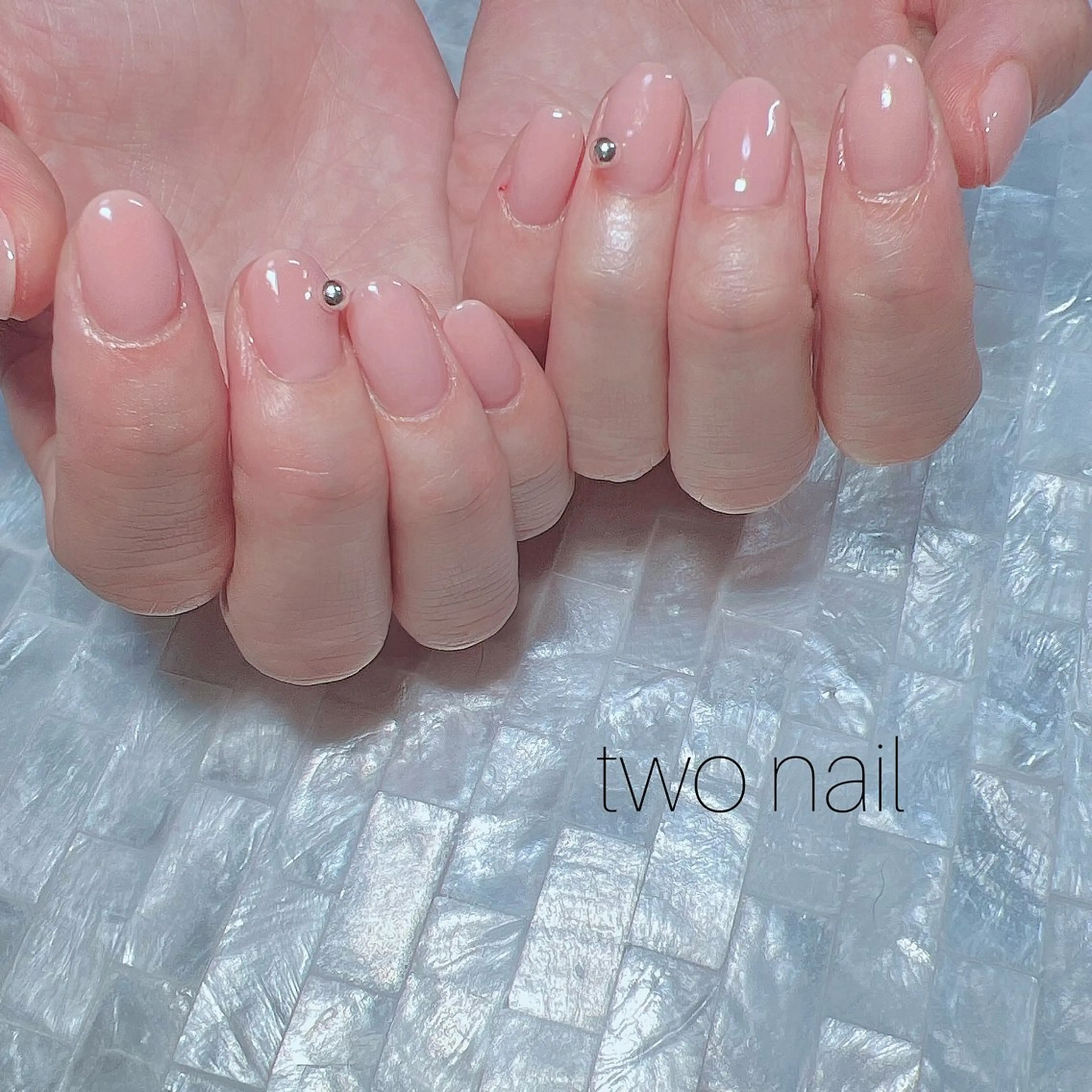 ネイル ネイルチップ ホワイト ハンドネイル two nailのネイルデザイン