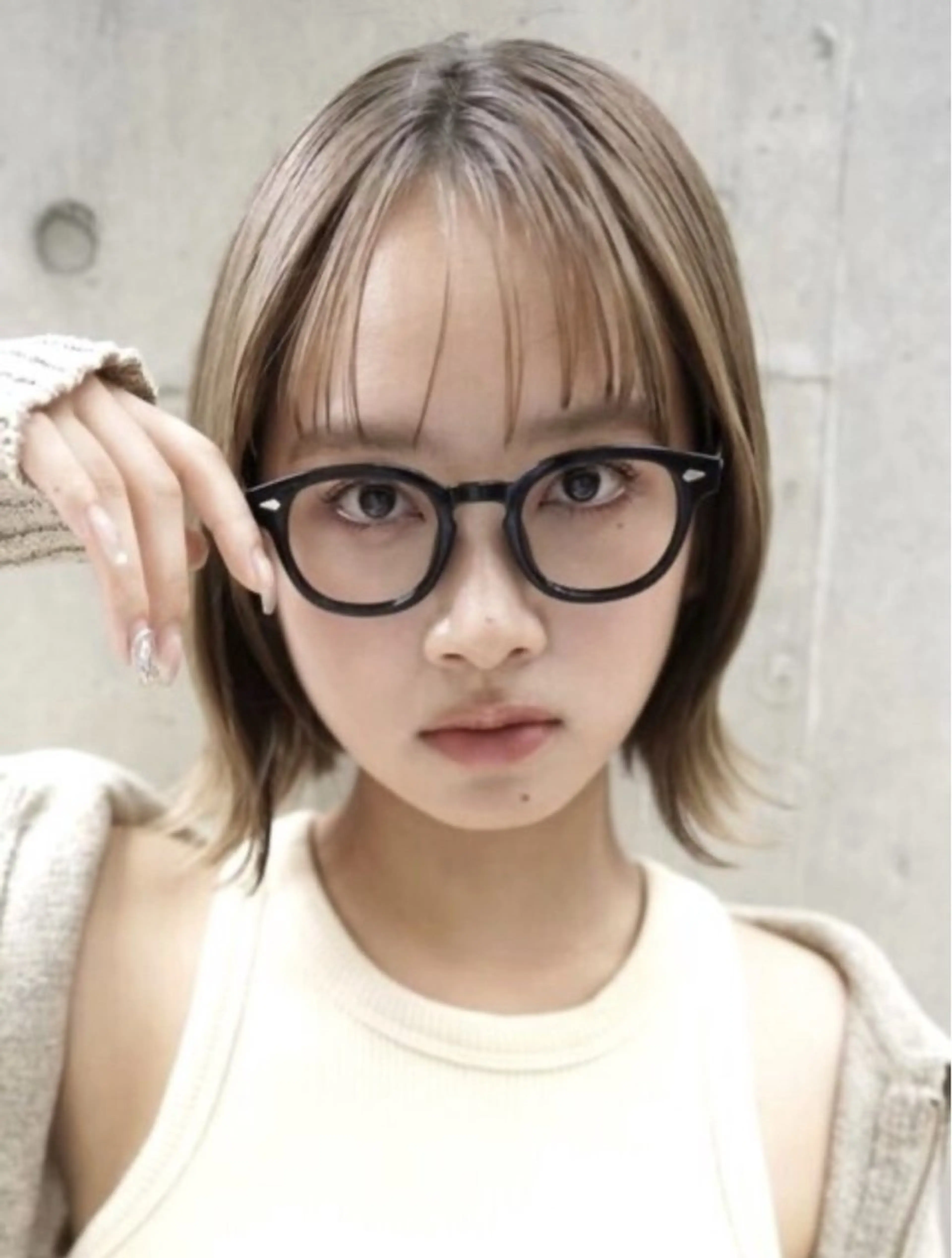 ミディアム カラー ヘアカラー ブリーチ/ウルフ/ スパイキーショートのヘアスタイル