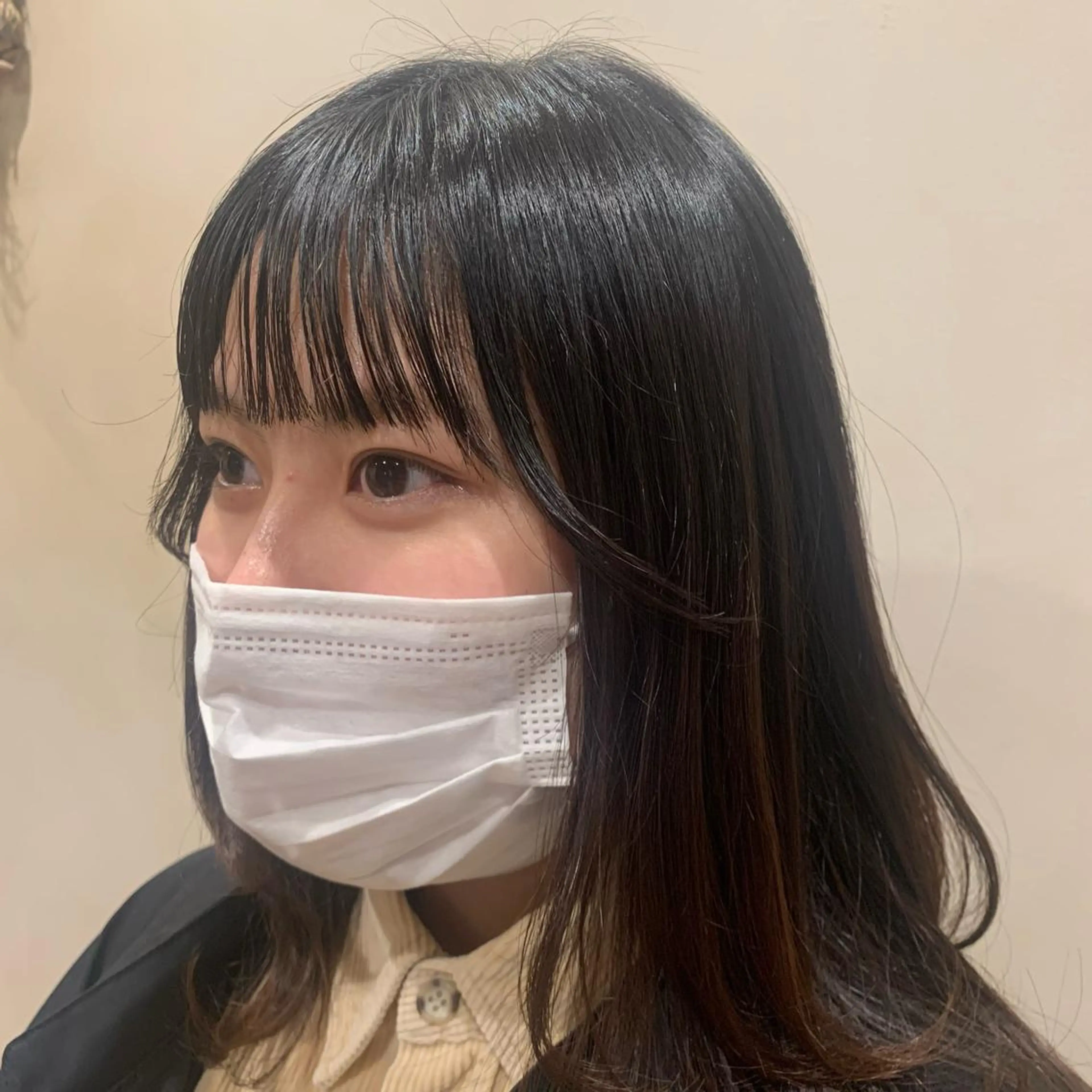 ミディアム サイドバング 福代 茉耶のヘアスタイル