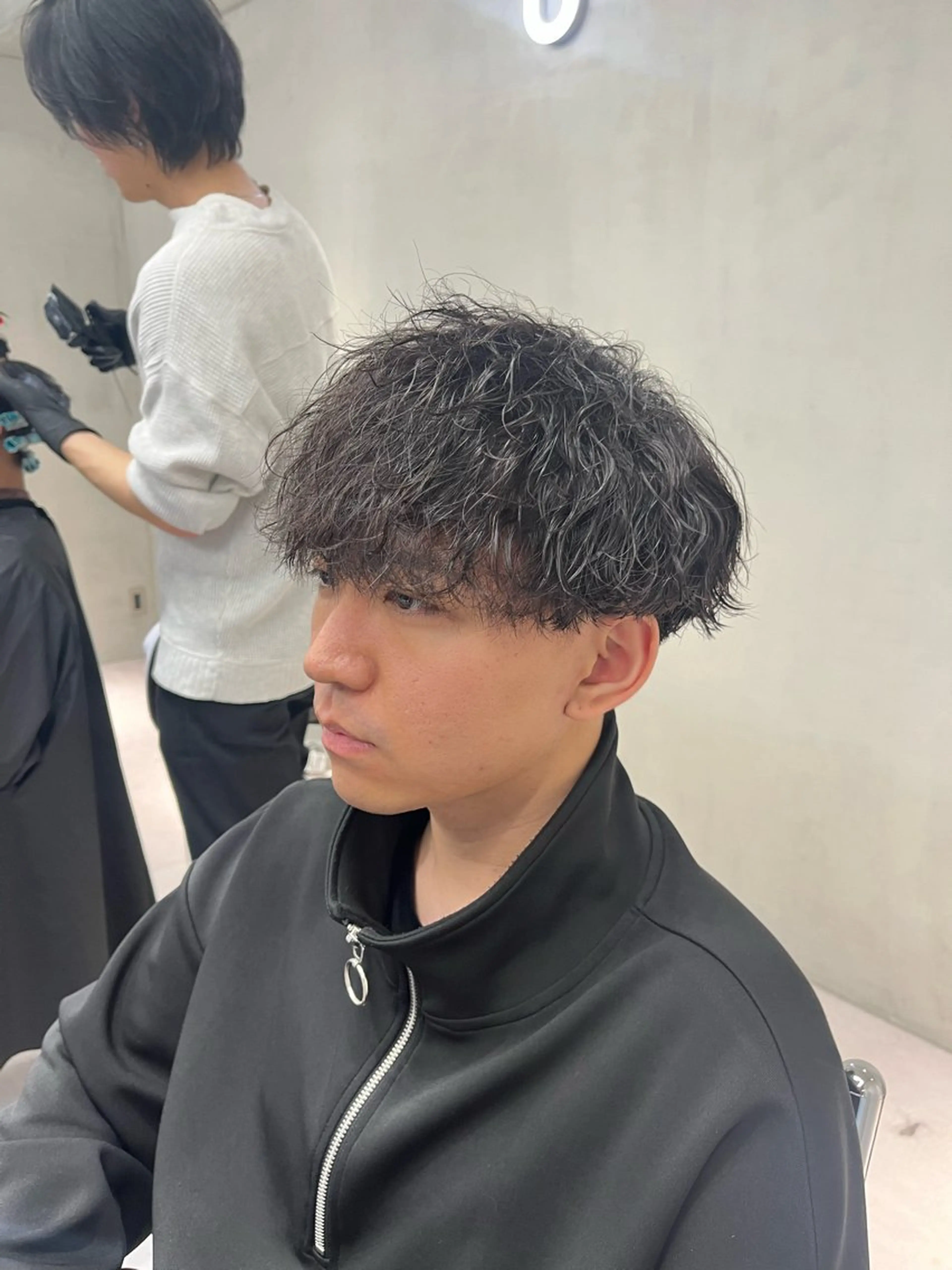 ショート パーマ メンズ ⚡メンズパーマフ ェードカットTomyのヘアスタイル