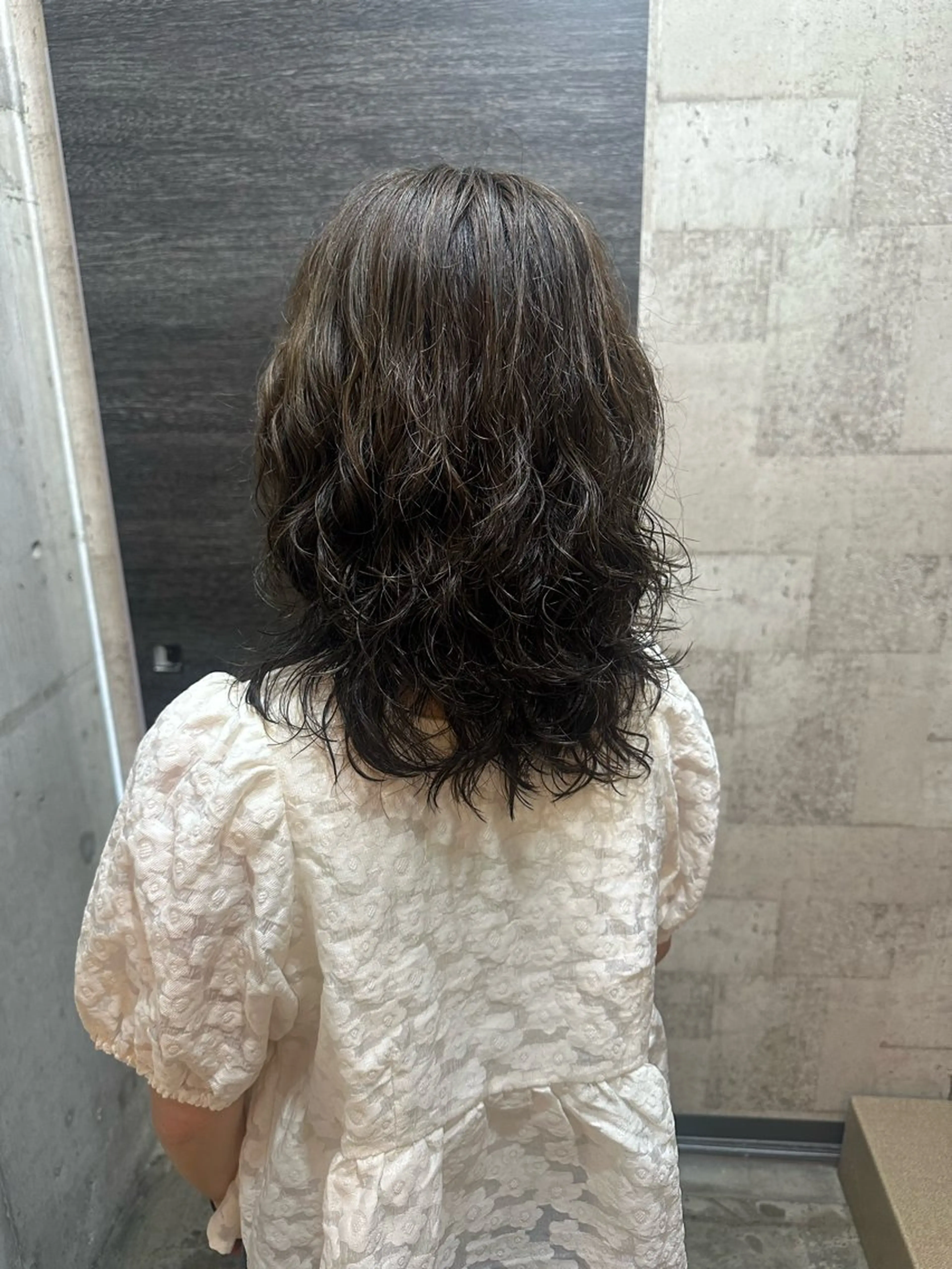 ミディアム カラー パーマ 保井 実奈美のヘアスタイル