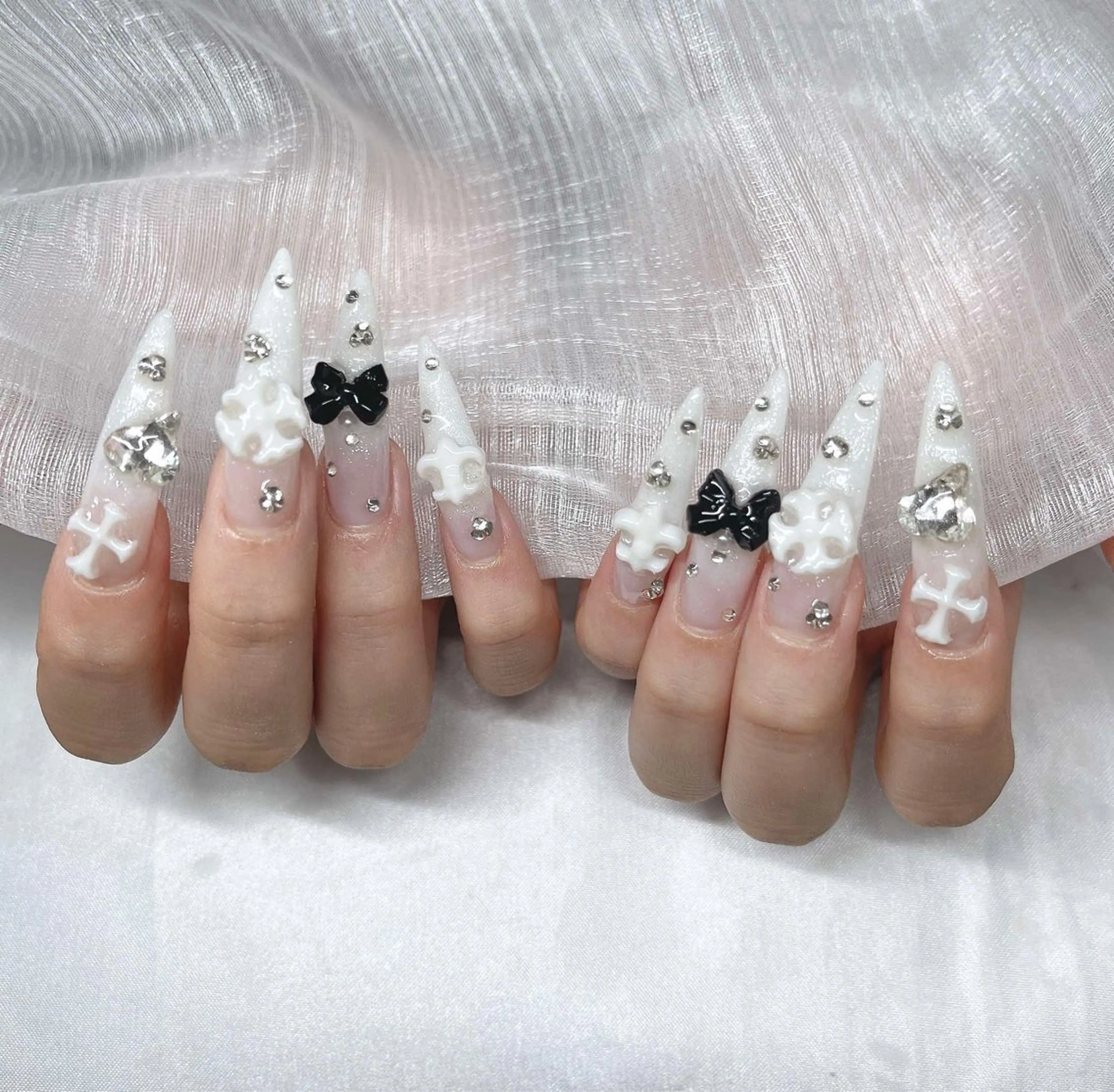 ネイル 長さ出し グラデーション 卒業式 キラキラネイル マグネットネイル ハンドネイル Lee Nailsのネイルデザイン