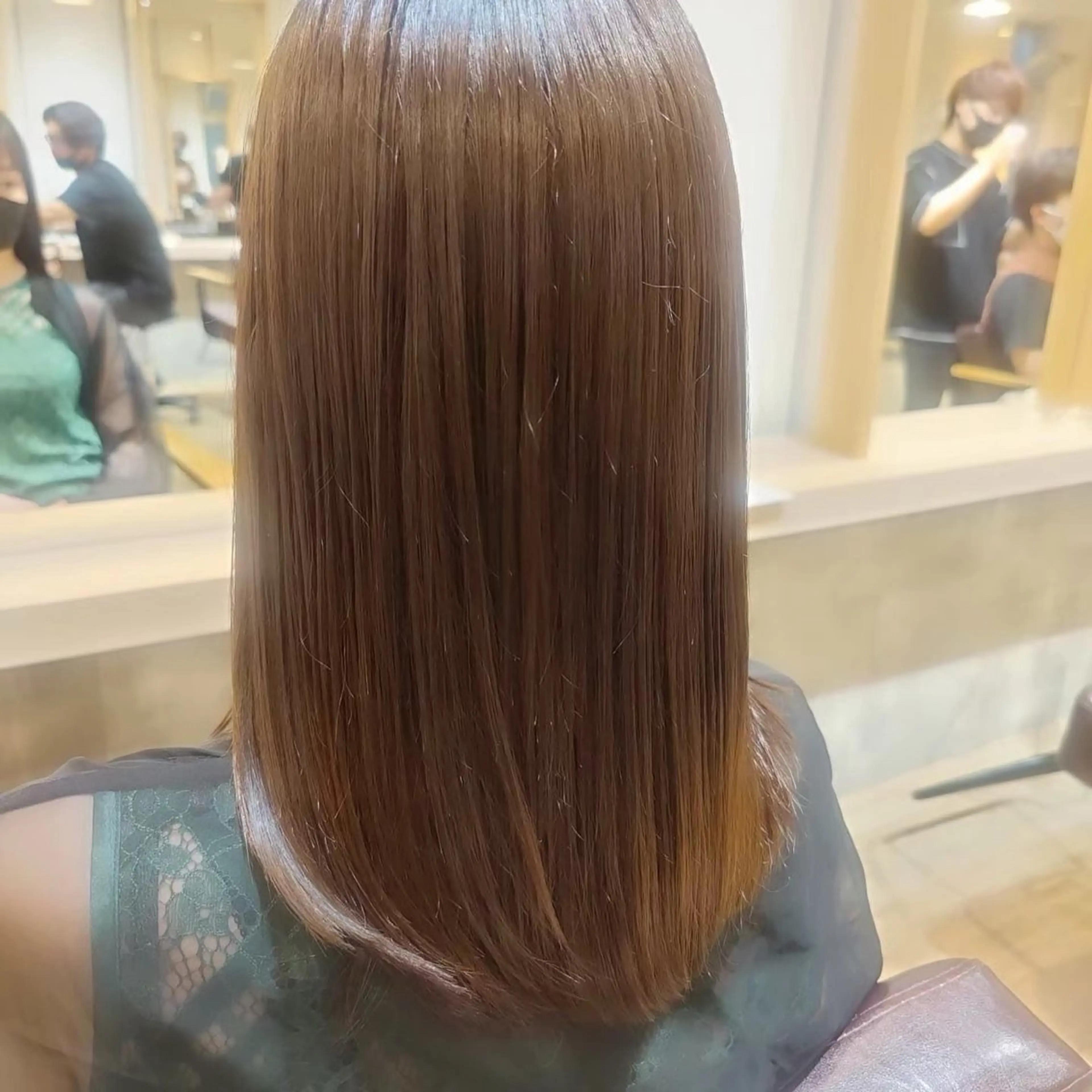 セミロング カラー 京久野 美咲⭐️のヘアスタイル