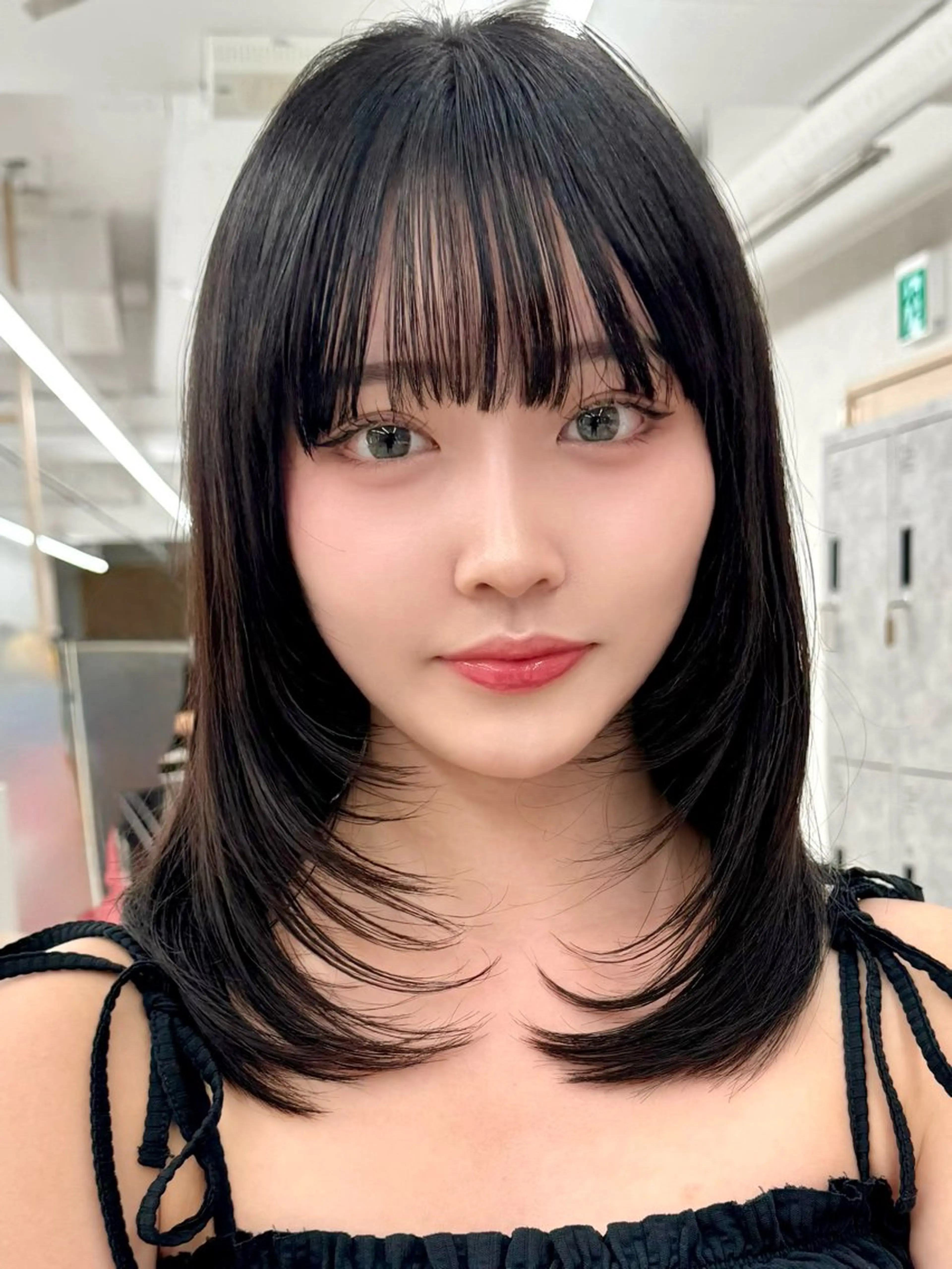 セミロング 顔周りカット 韓国風ヘア レイヤーカット 小顔カット カット 三鷹で1番ショート ボブをカットする新谷のヘアスタイル