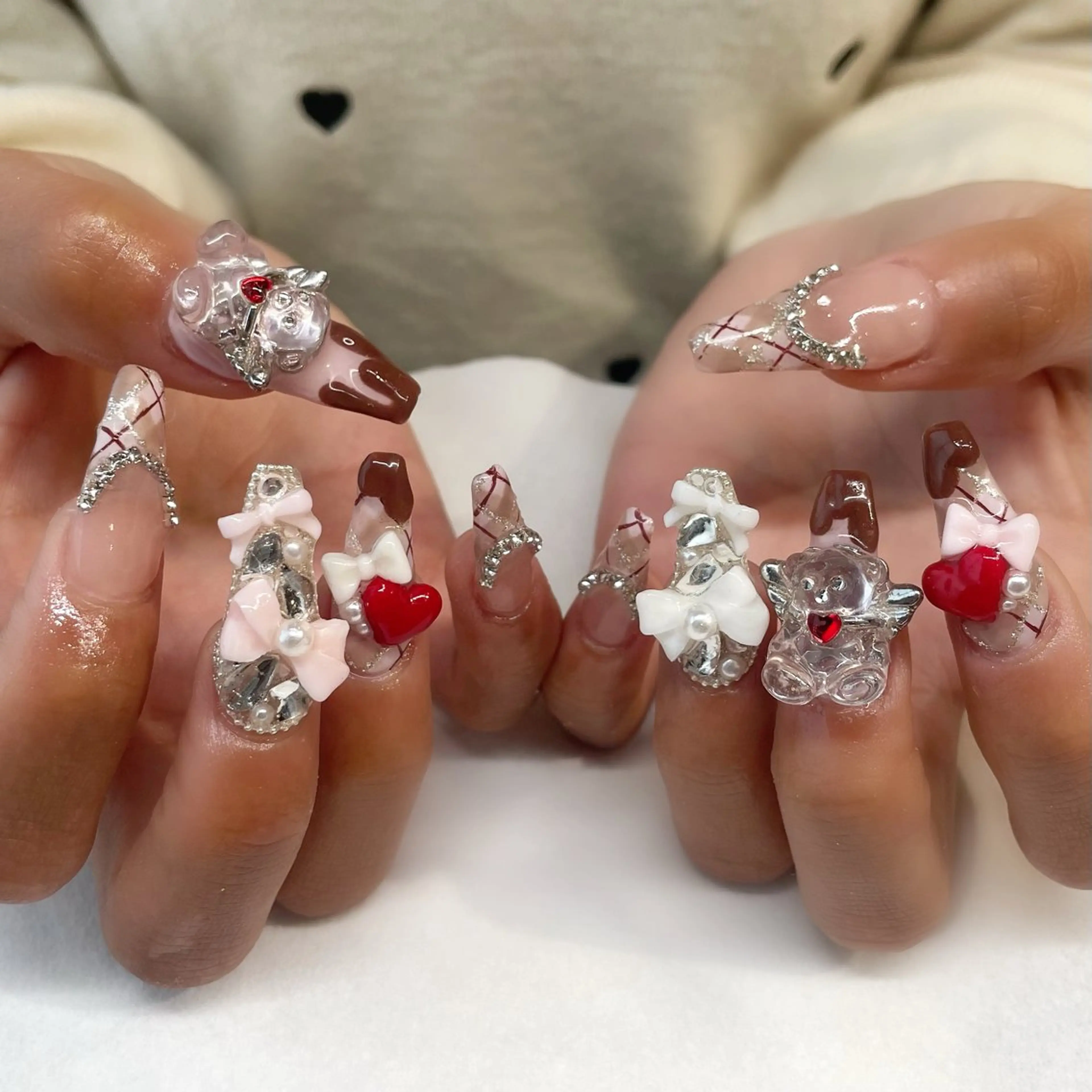 ネイル ハンドネイル 💎🐰 saki. m 🐰💎のネイルデザイン