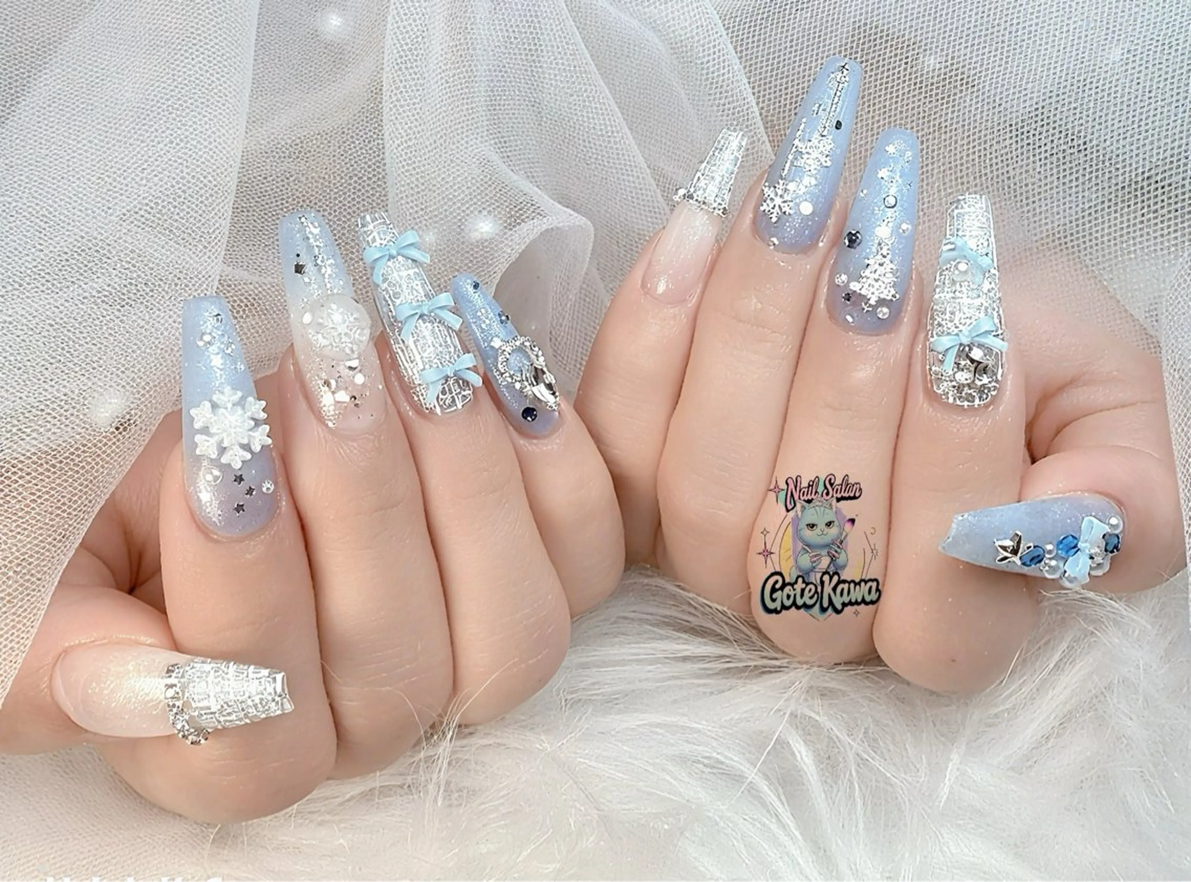 ネイル アートネイル キラキラネイル スカルプネイル 冬ネイル クリスマス ハンドネイル ハンドケア Gote Kawa nail salonのネイルデザイン