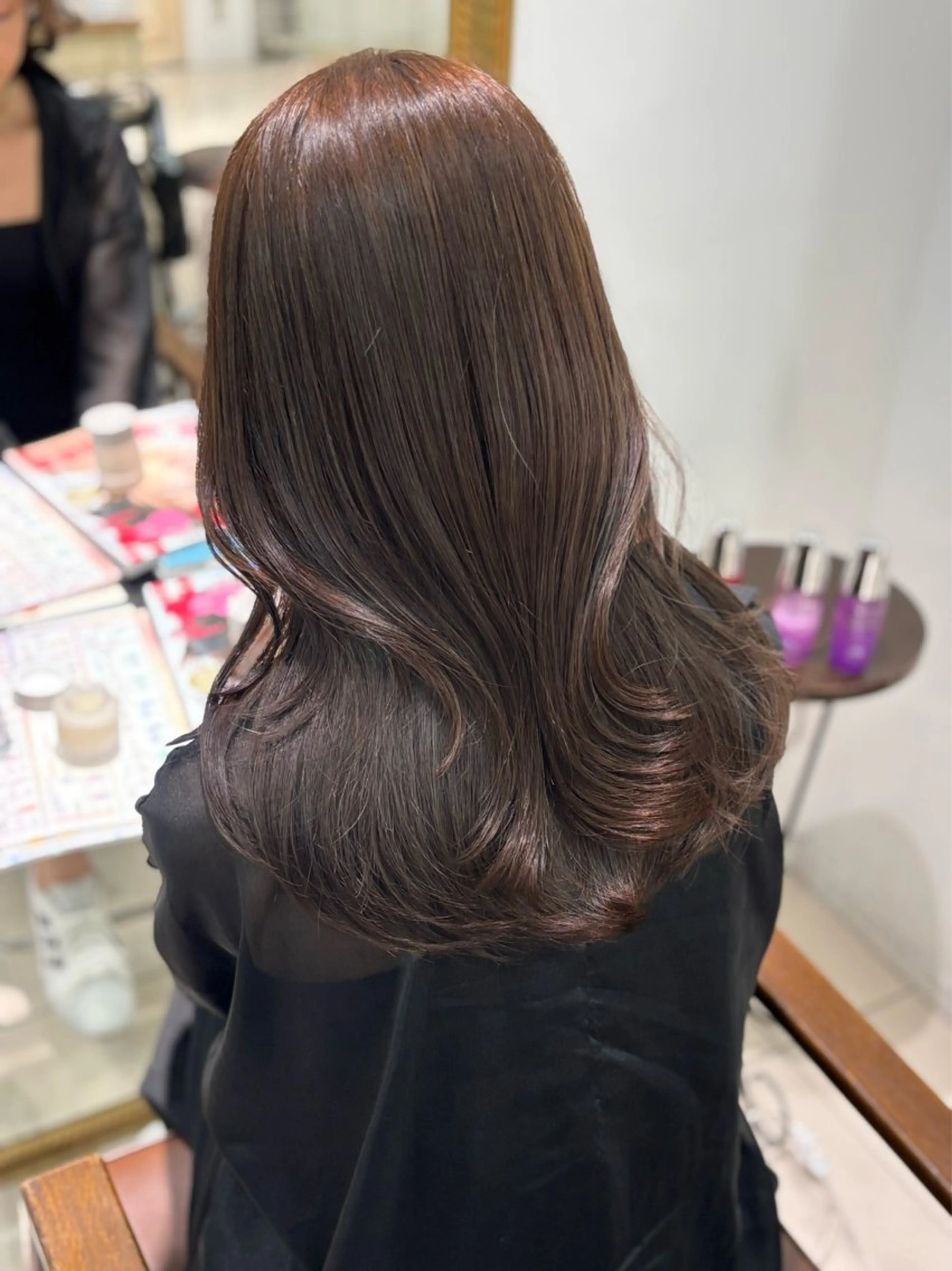 ミディアム ヘアカラー トリートメント 𝒔𝒂𝒚𝒂🫧 赤みレス透け感カラーのヘアスタイル