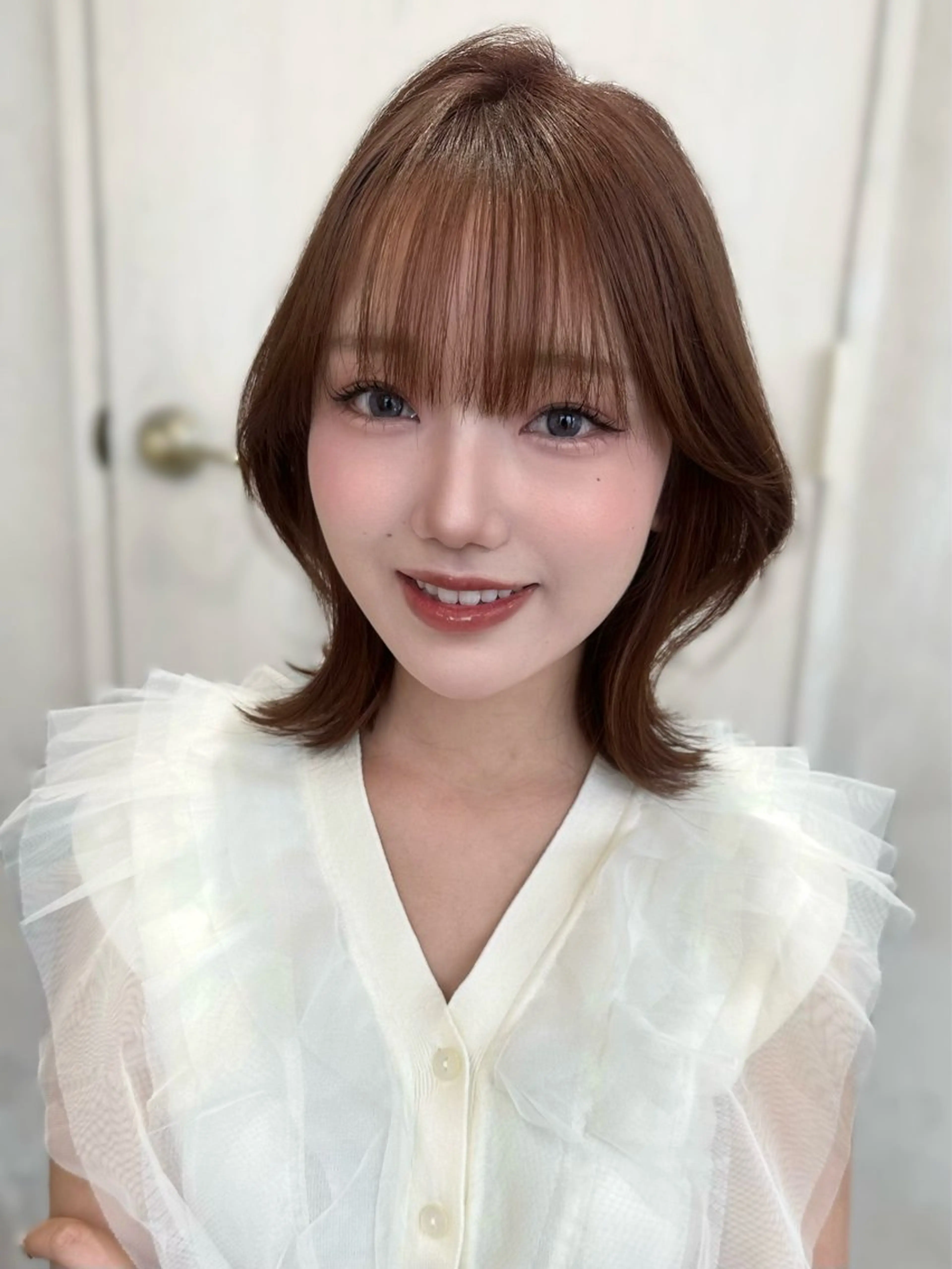 ミディアム カラー 顔周りカット レイヤーカット サイドバング 小顔カット トリートメント カット ヘアカラー トリートメント 韓国くびれヘア 顔まわり新宿/さやかのヘアスタイル