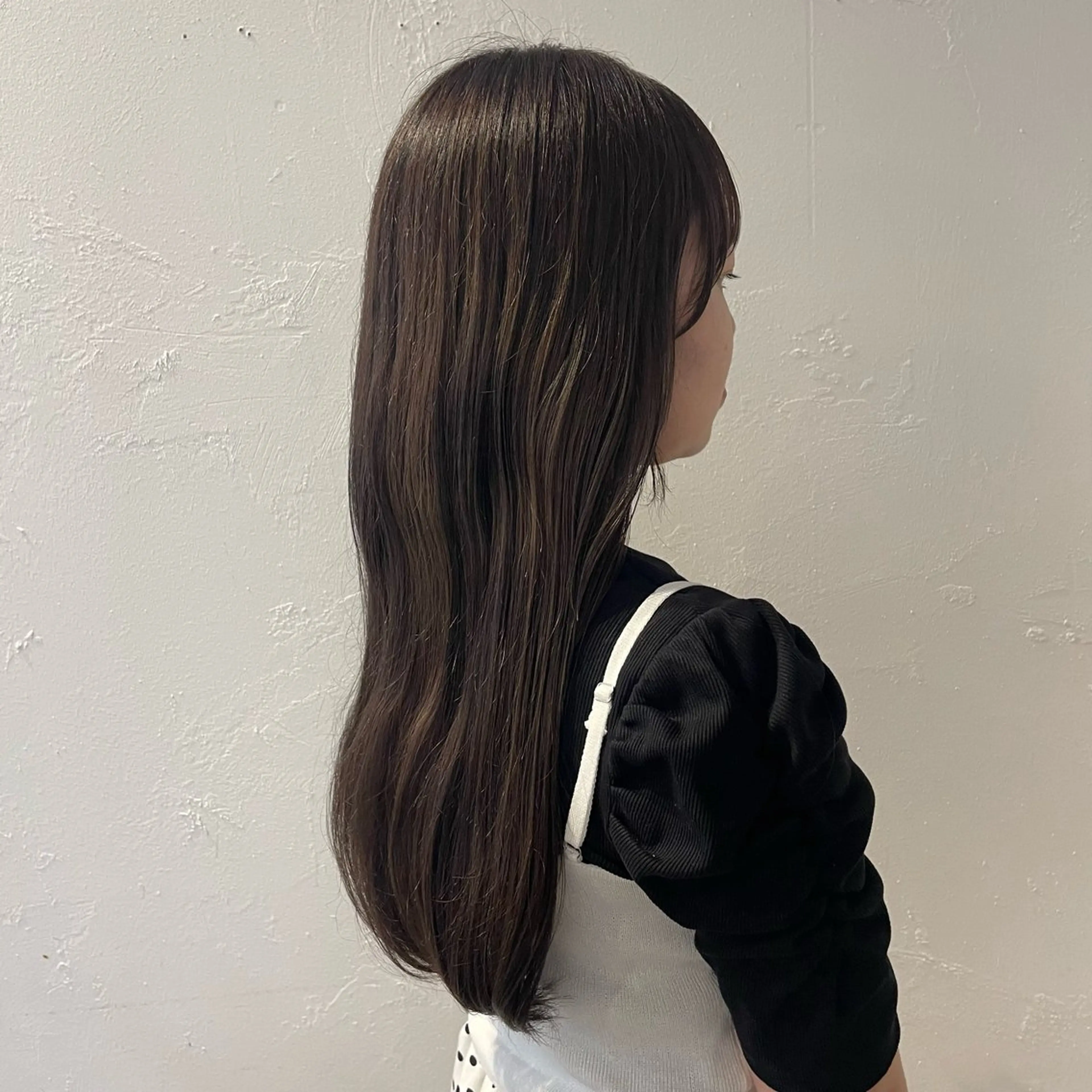 ロング カラー ヘアアレンジ 透明感カラー イルミナカラー ヘアカラー mina / 透明感ベージュカラーのヘアスタイル