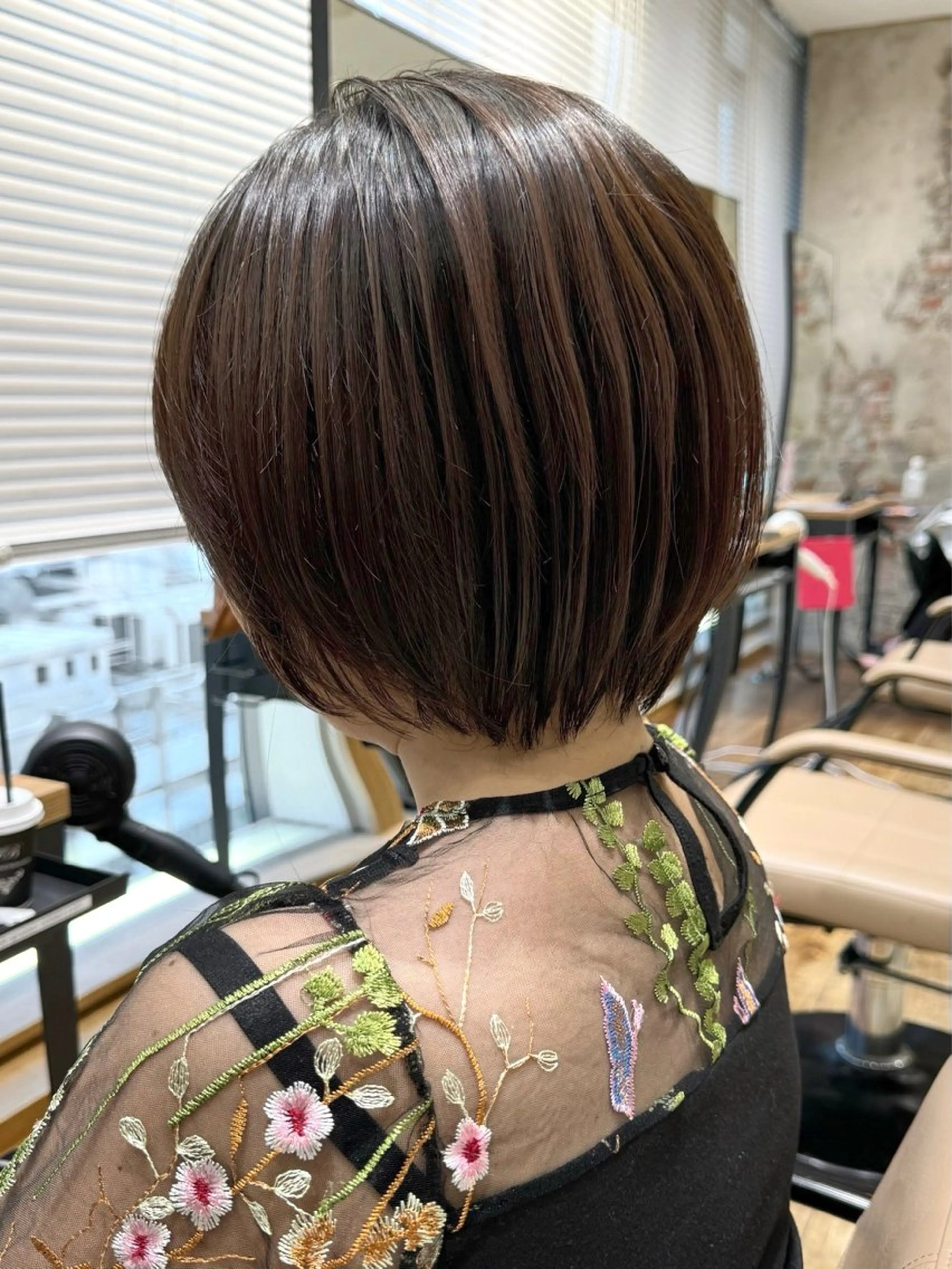 ショート カラー カット ヘアカラー トリートメント 💍新宿ショート 💍岩田莉奈のヘアスタイル